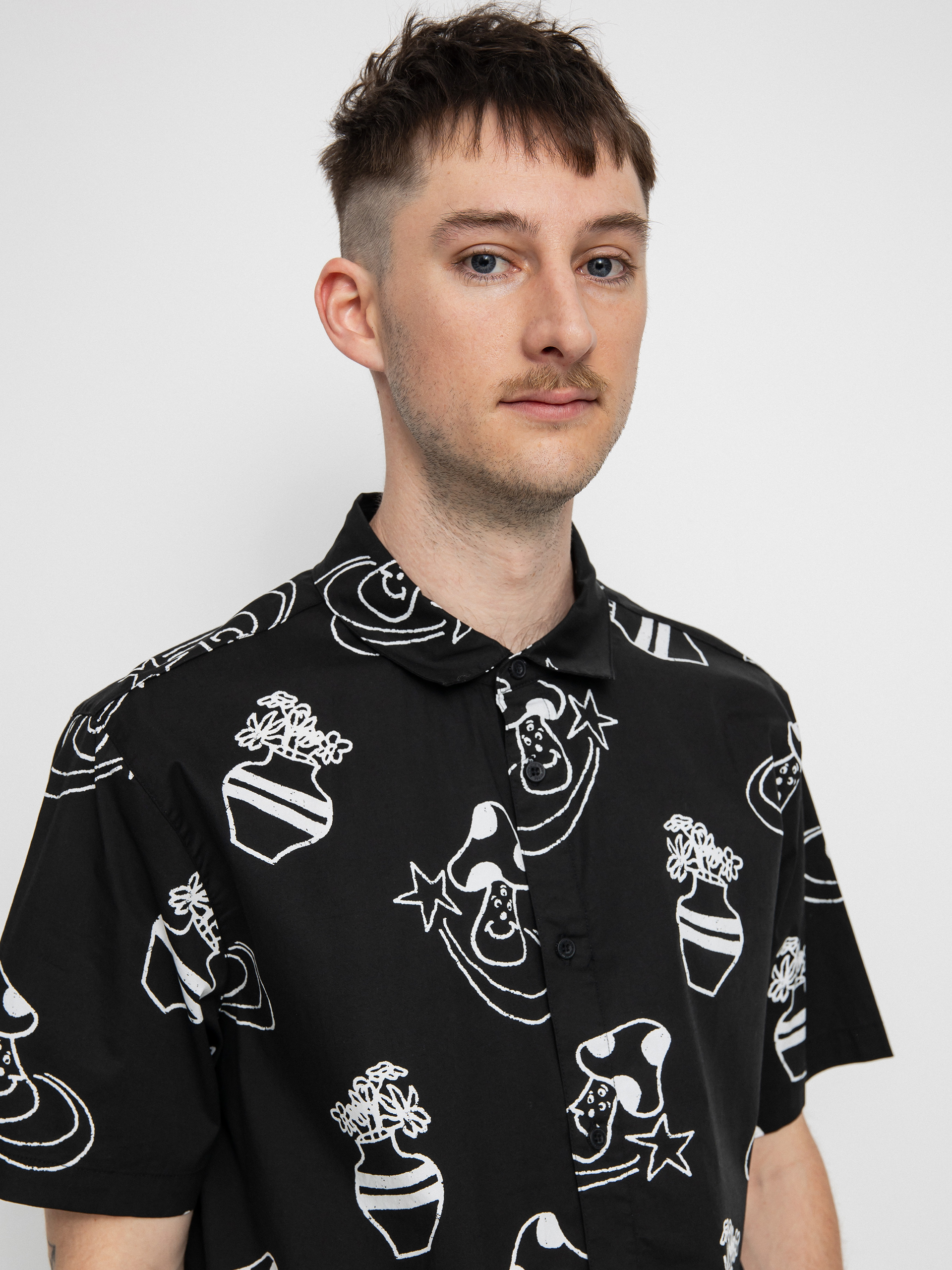 Košeľa Globe Underground Holiday (black)