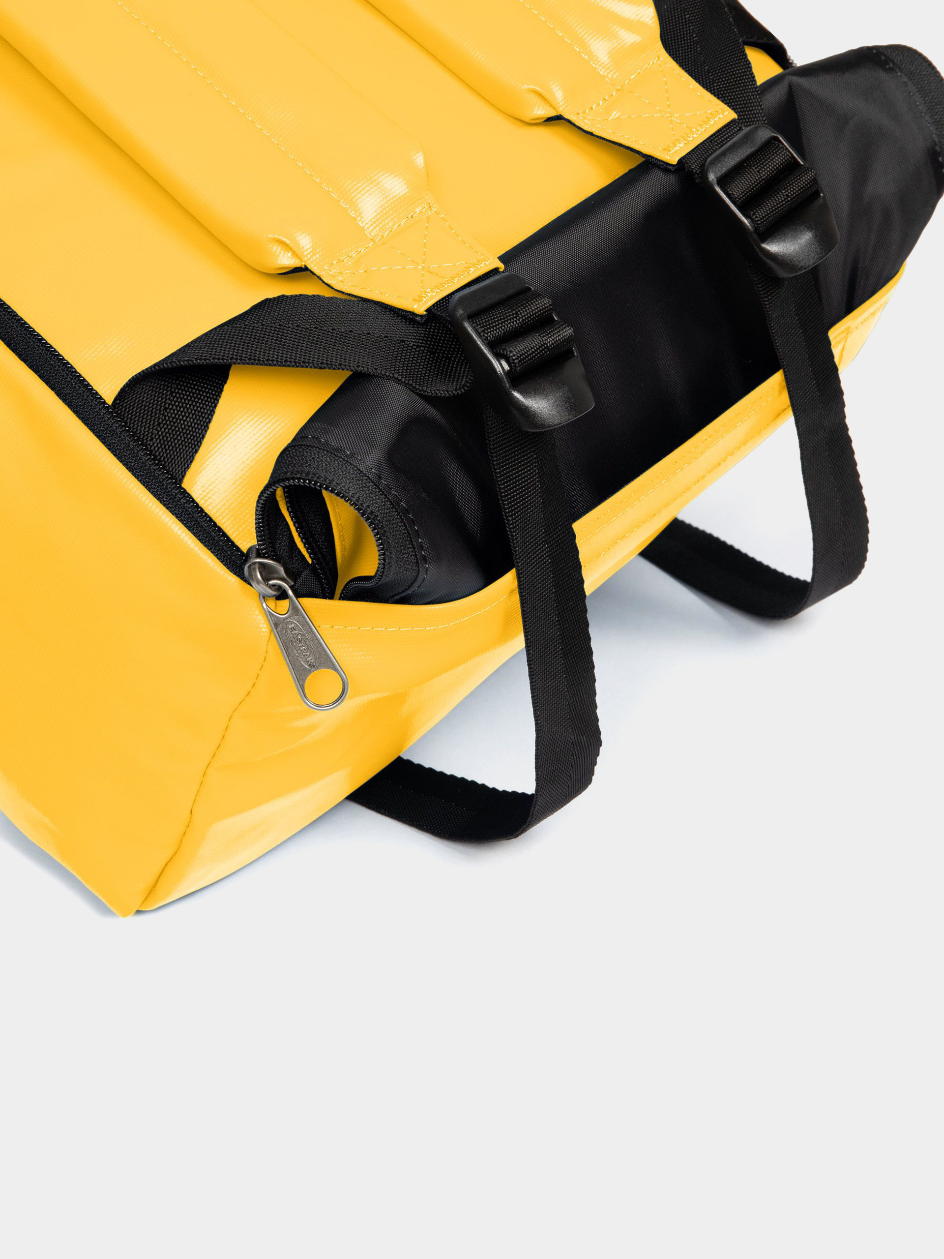 Batoh Eastpak Zippl R Bike (tarp yin yang)