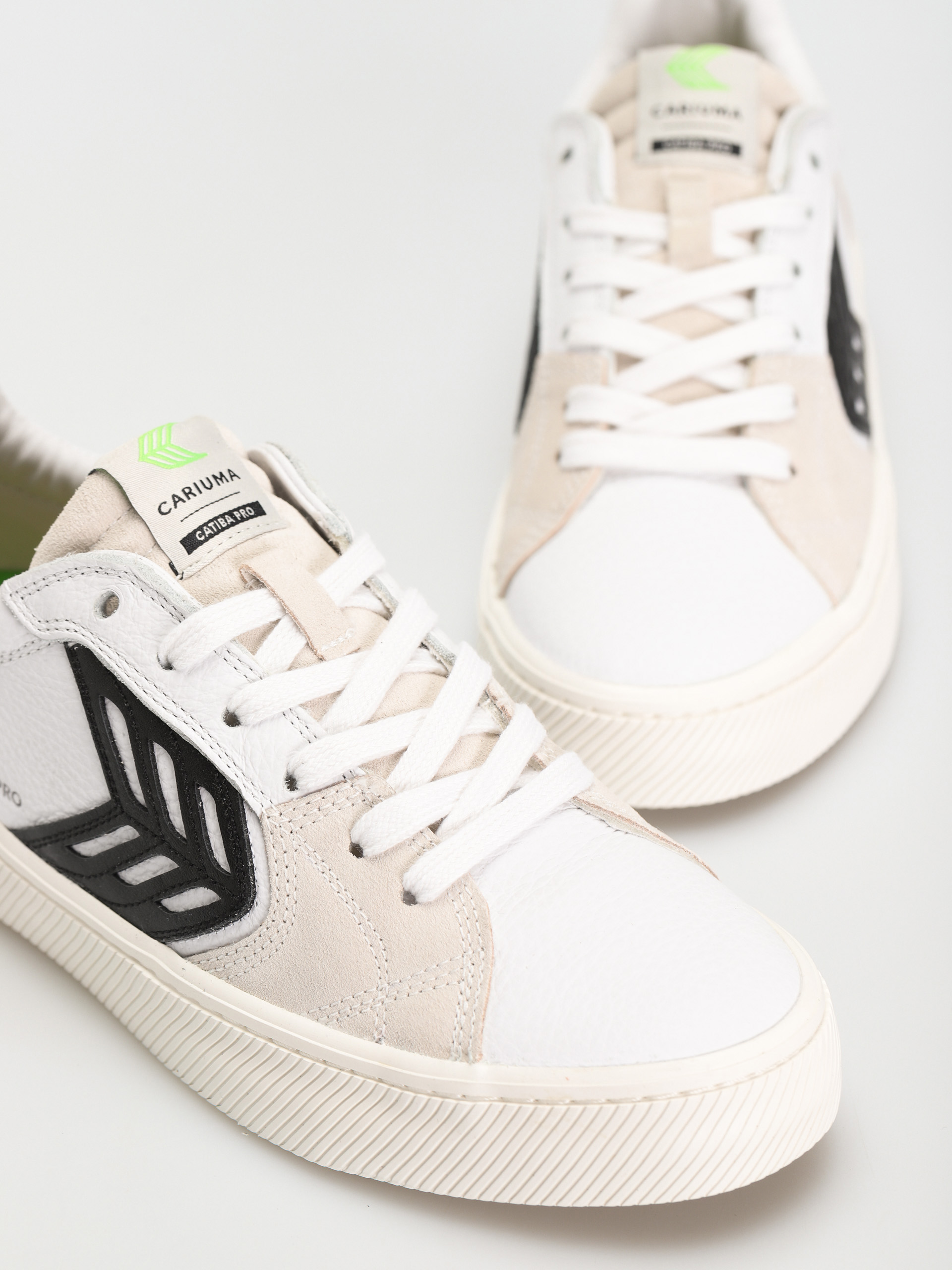 Topánky Cariuma Catiba Pro (white premium leather vintage white suede)