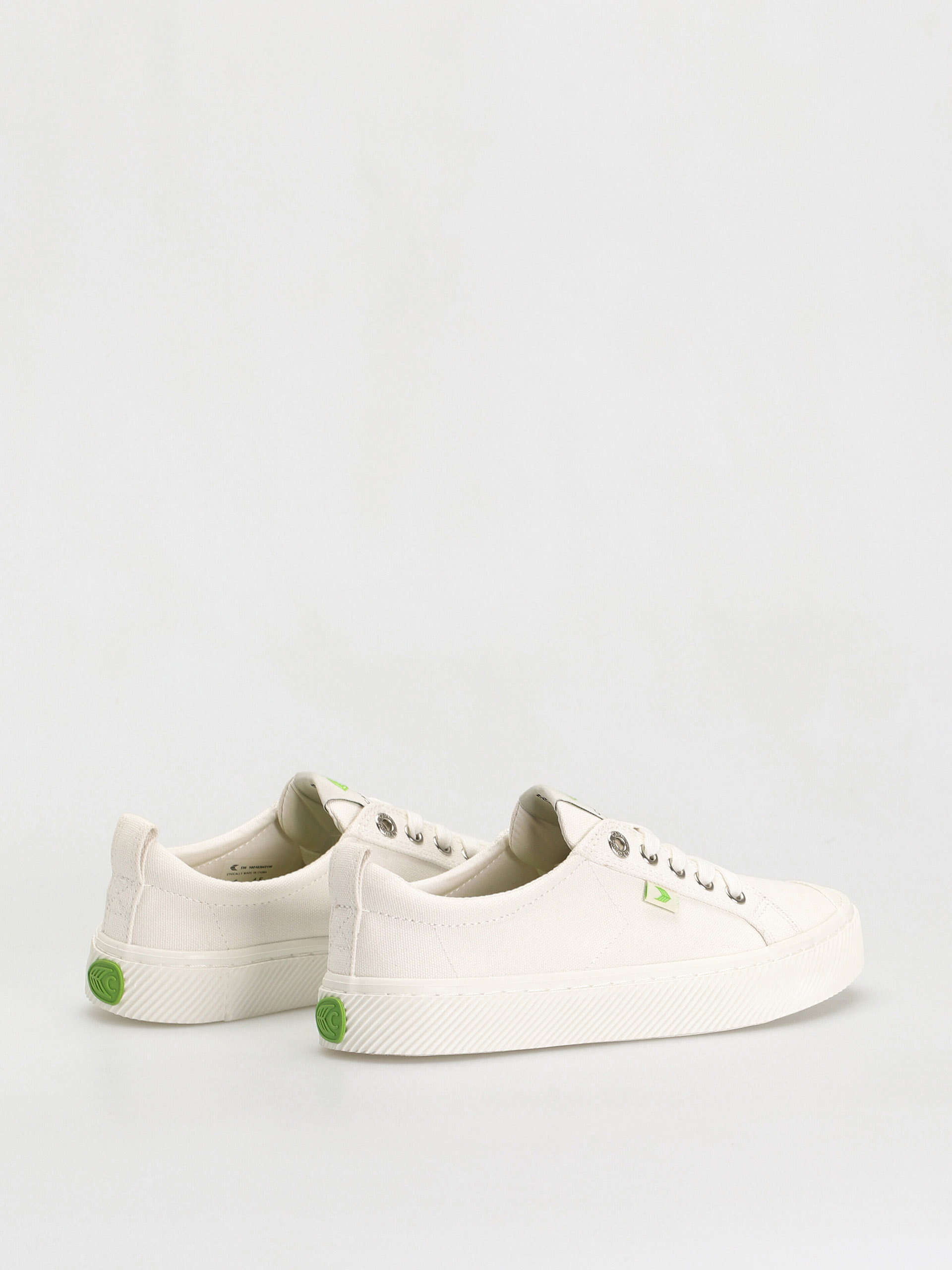 Topánky Cariuma Oca Low (off white canvas)