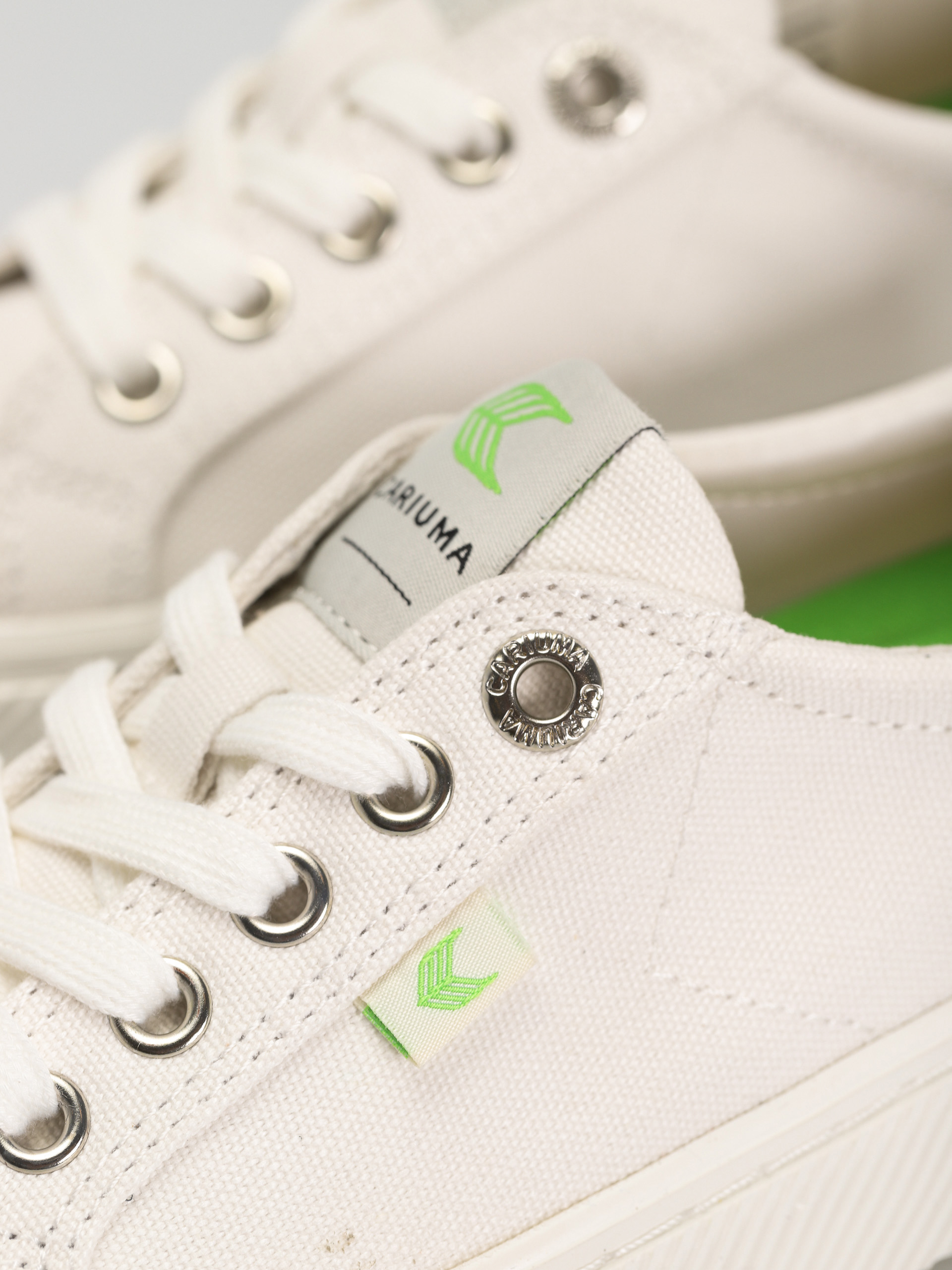 Topánky Cariuma Oca Low (off white canvas)