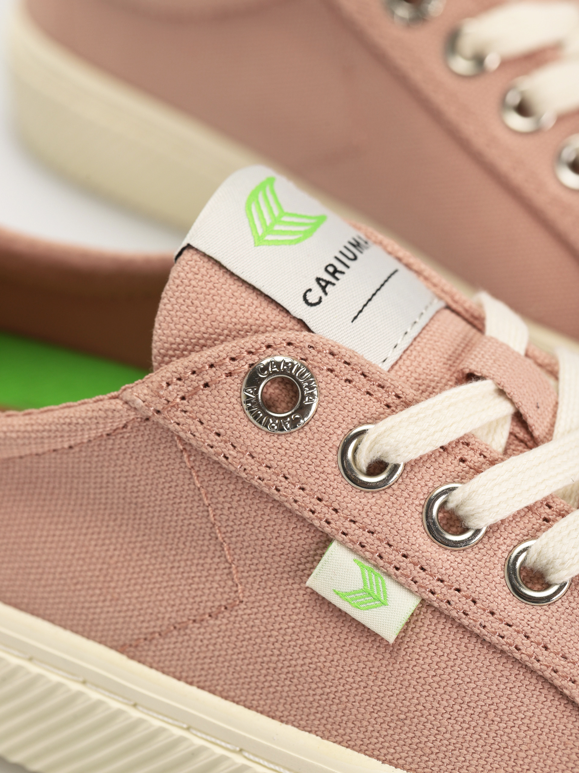 Topánky Cariuma Oca Low (rose canvas)