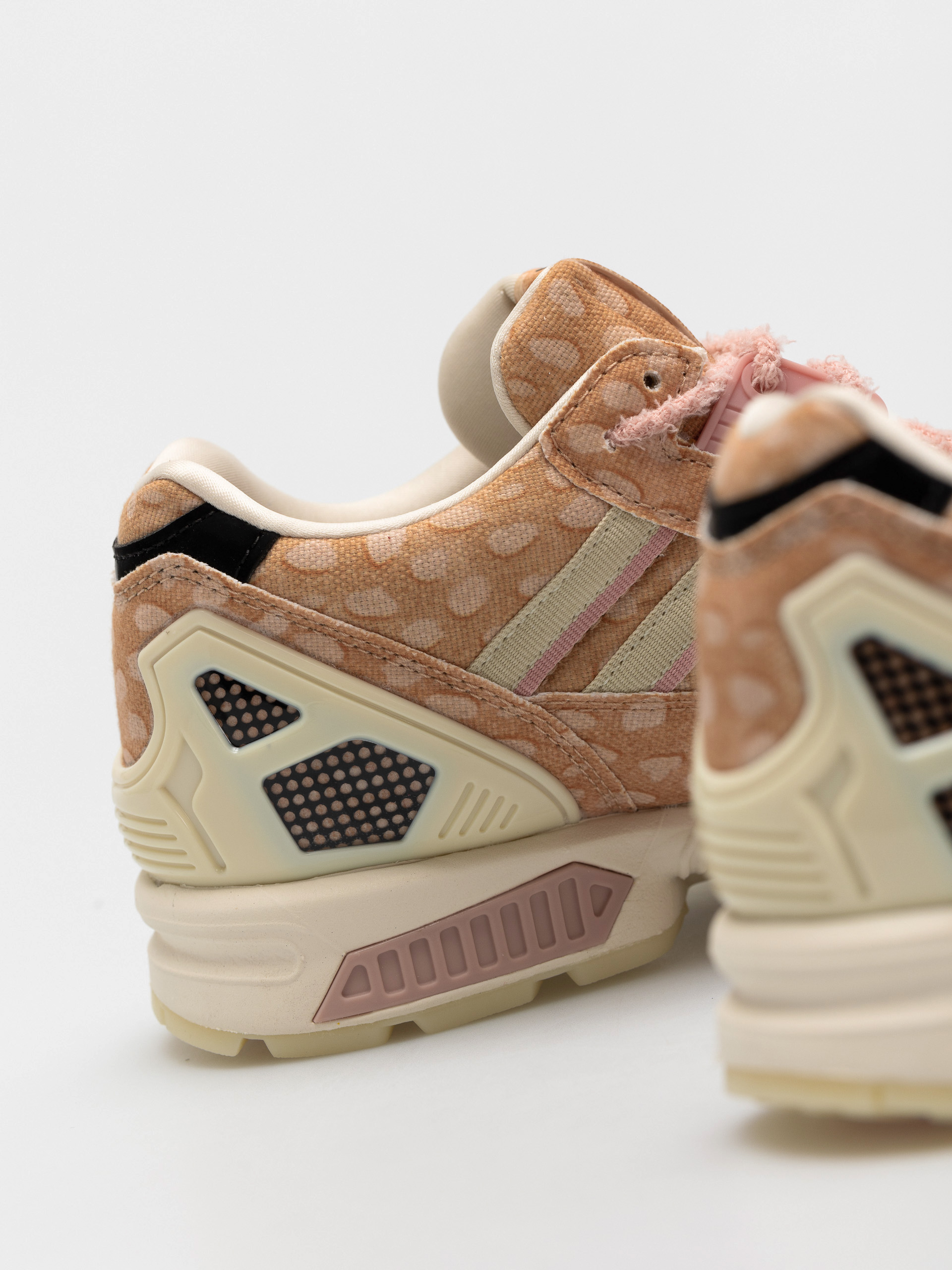 Topánky adidas Originals Disney Zx 8000 Wmn (sand/cblack/wonmau)