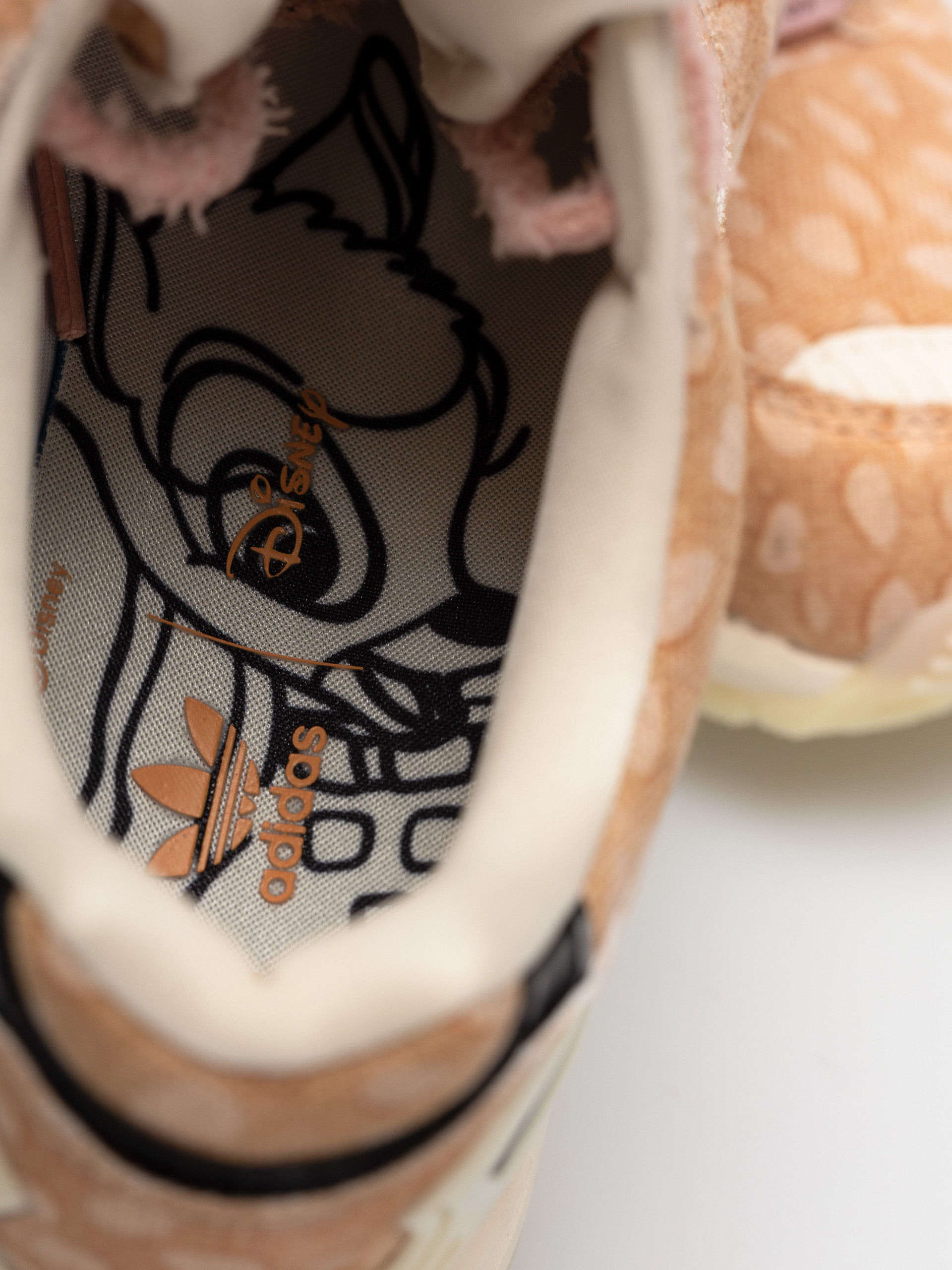 Topánky adidas Originals Disney Zx 8000 Wmn (sand/cblack/wonmau)