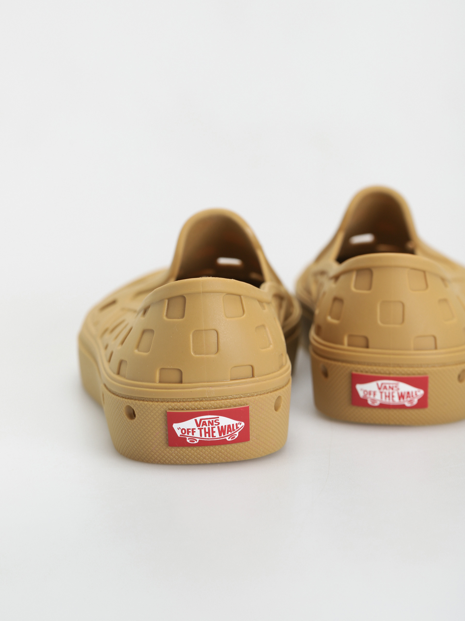 Topánky Vans Trek Slip On (mustard gold)