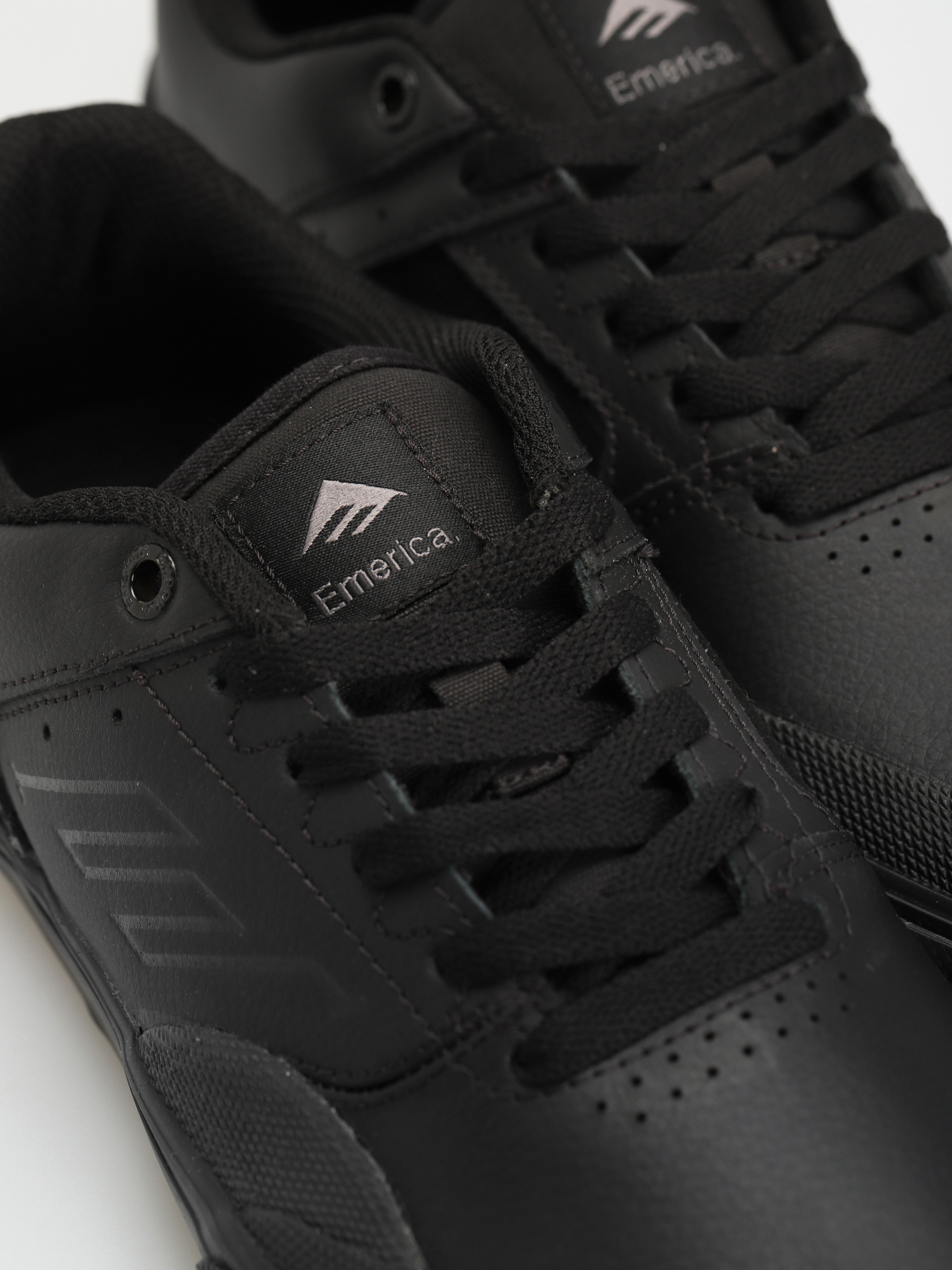 Topánky Emerica The Low Vulc (black/black/black)