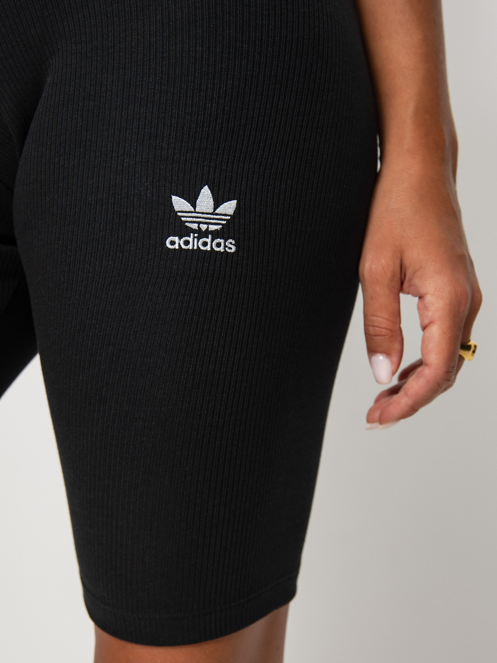 Legíny adidas Originals Shorts Wmn (black)