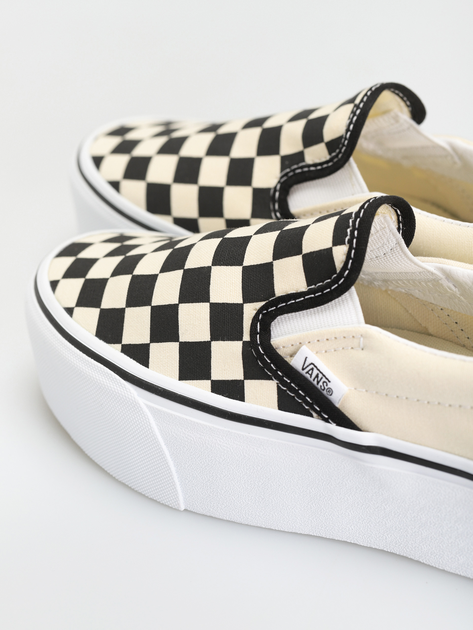 Topánky Vans Classic Slip On Stackform (checkerboard black/classic white)