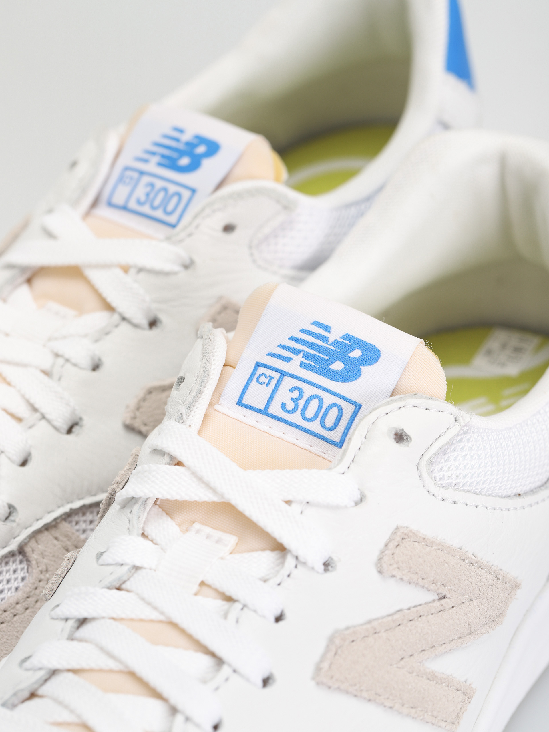 Topánky New Balance CT300 (white/blue)