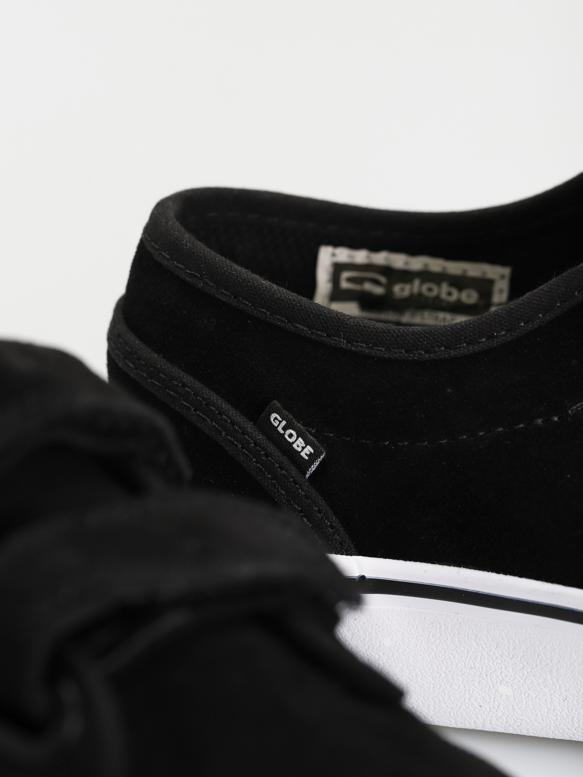 Topánky Globe Motley II Strap (black/white)