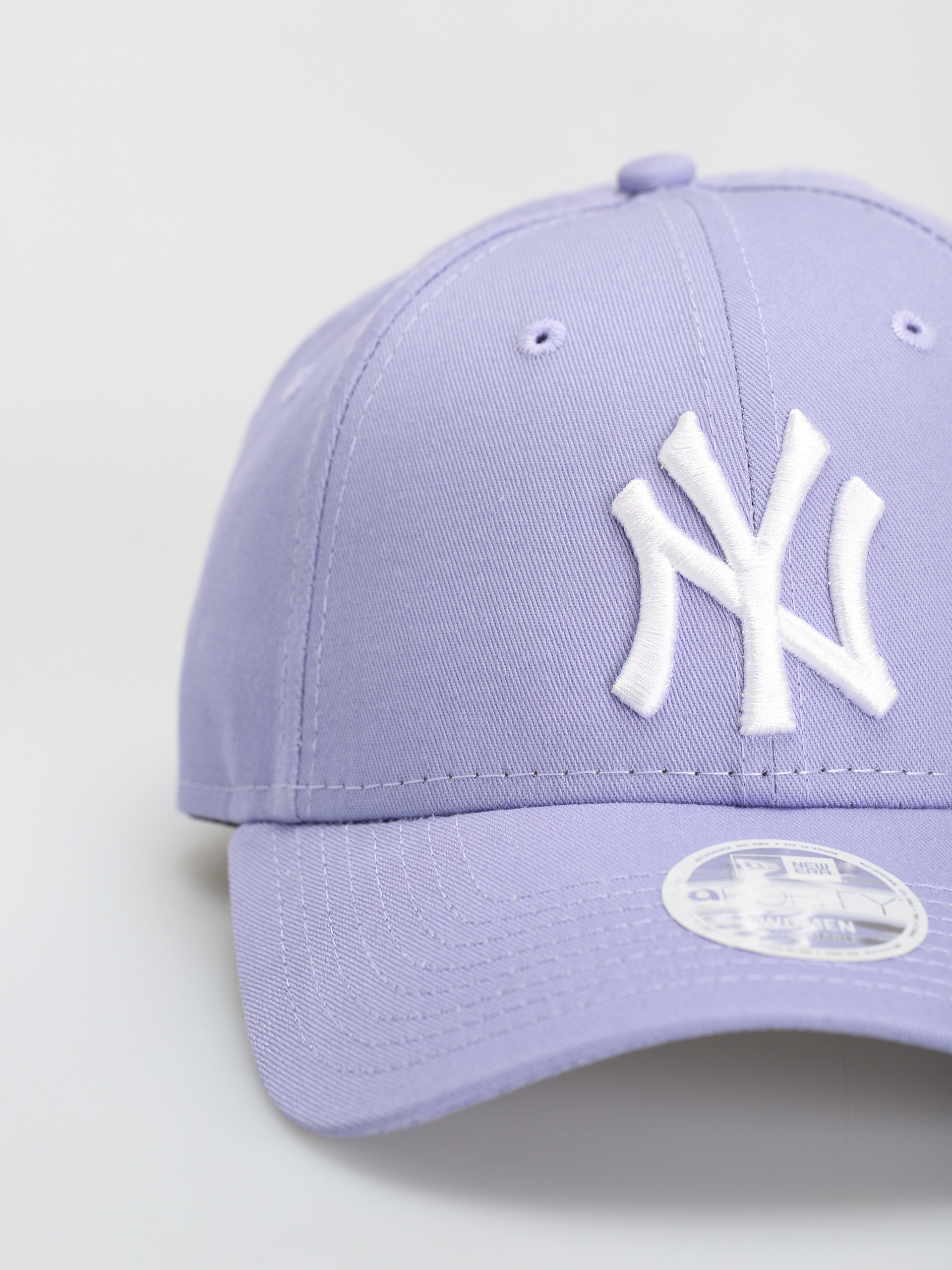 Šiltovka New Era League Essential 9Forty New York Yankess Wmn (lavender/white)