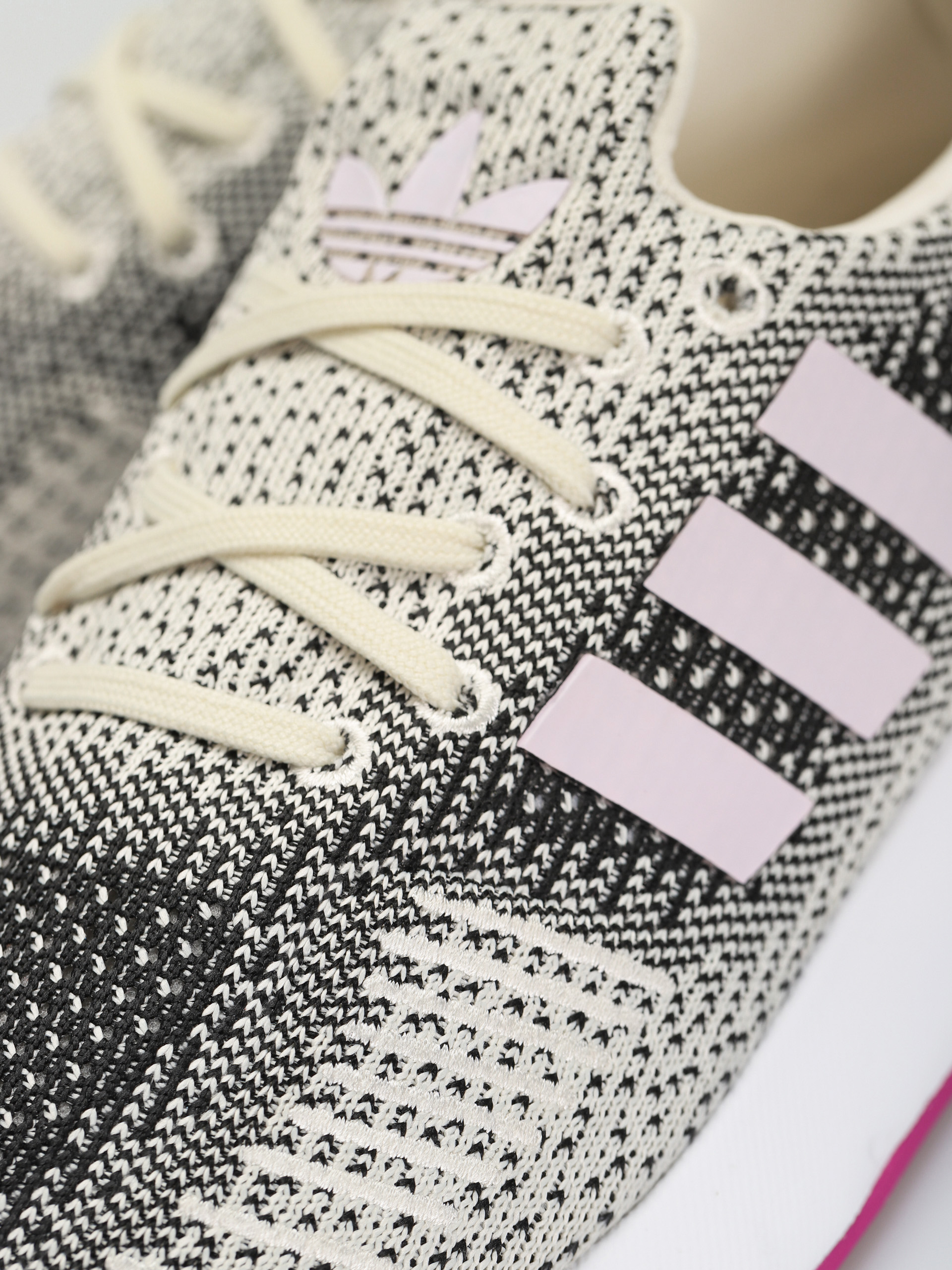 Topánky adidas Originals Swift Run 22 W Wmn (cwhite/clpink/vivpnk)