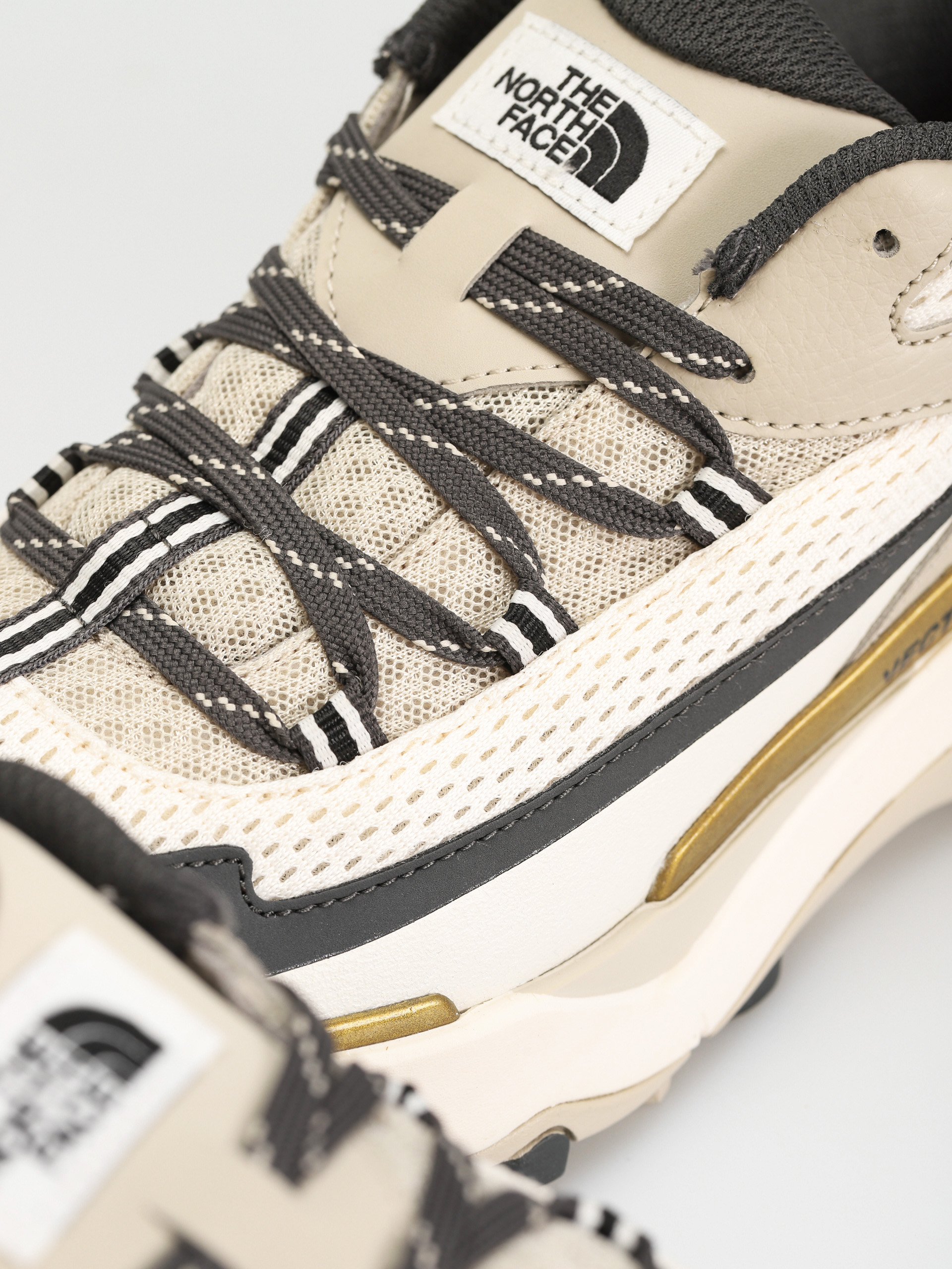 Topánky The North Face Vectiv Taraval Wmn (gardenia white/sandstone)