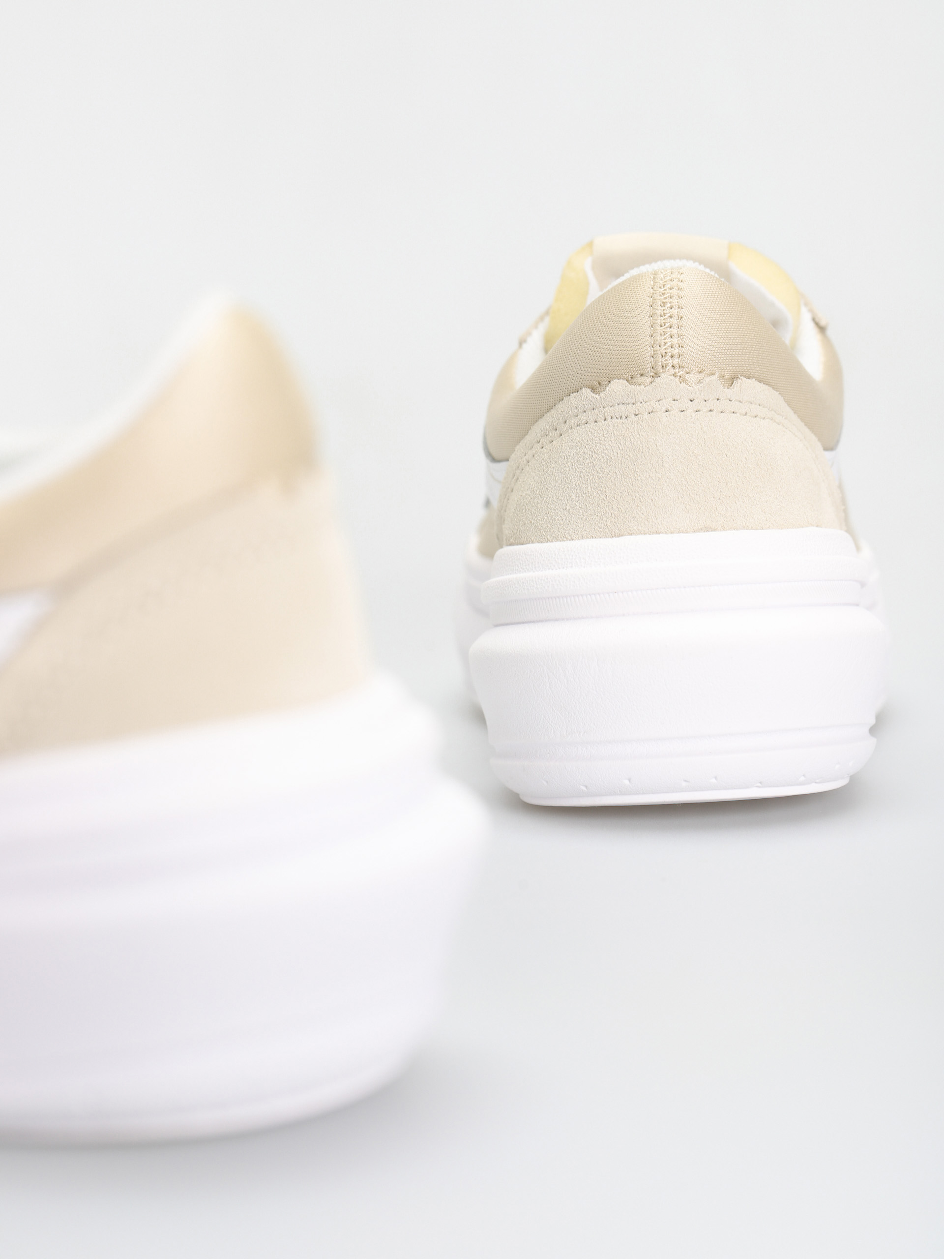 Topánky Vans Old Skool Overt CC (sand/white)