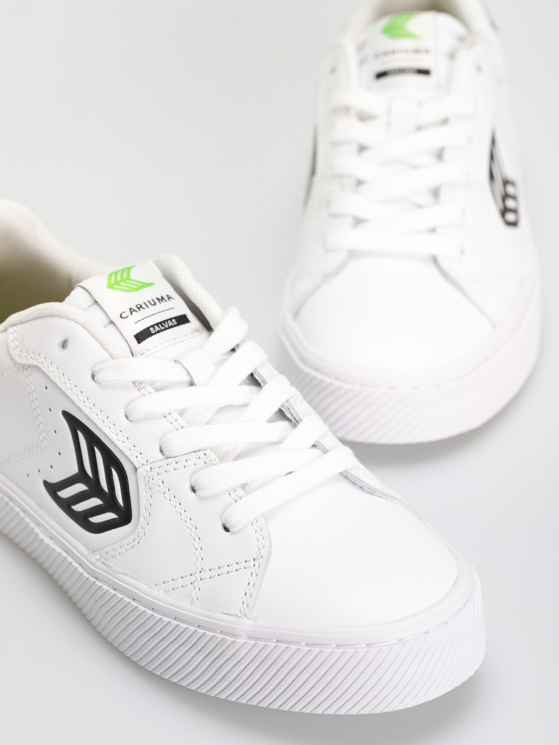 Topánky Cariuma Salvas (white/black)