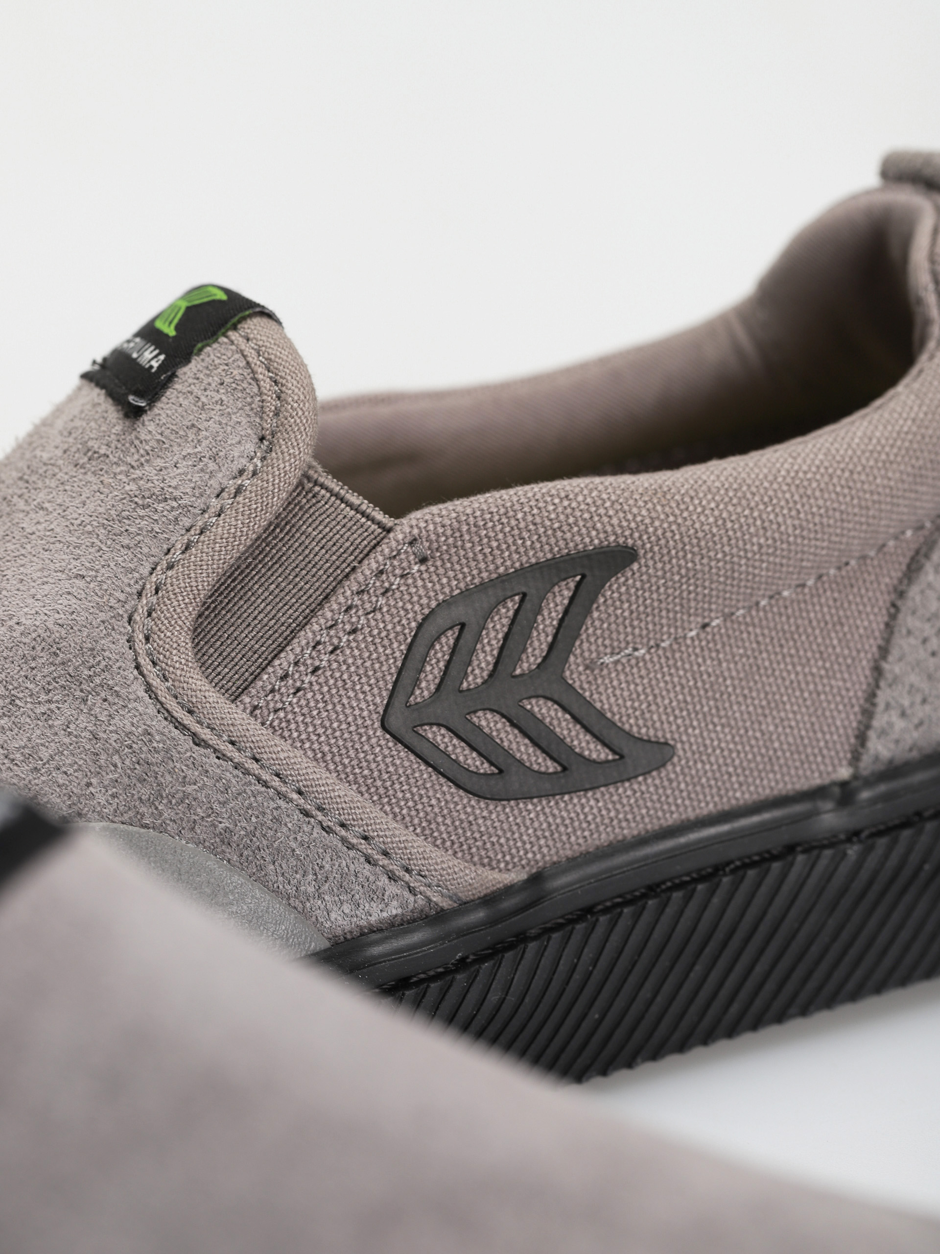 Topánky Cariuma Catiba Pro Slip On (grey/black)