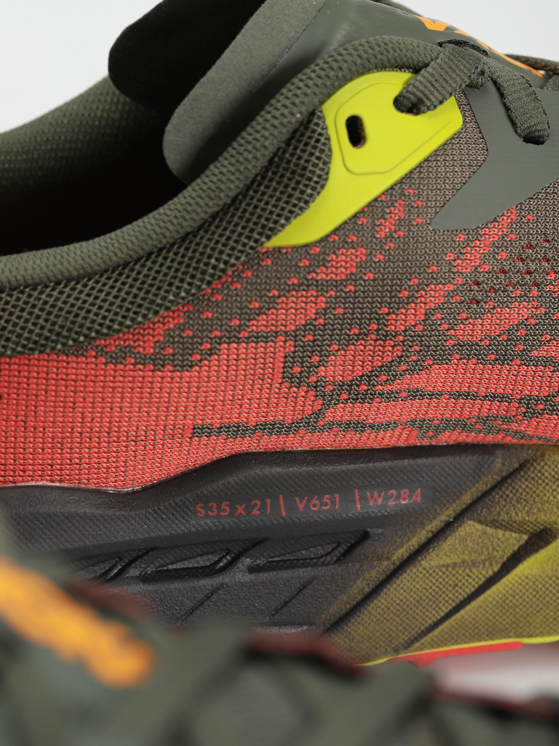 Topánky Hoka Speedgoat 5 (thyme/fiesta)