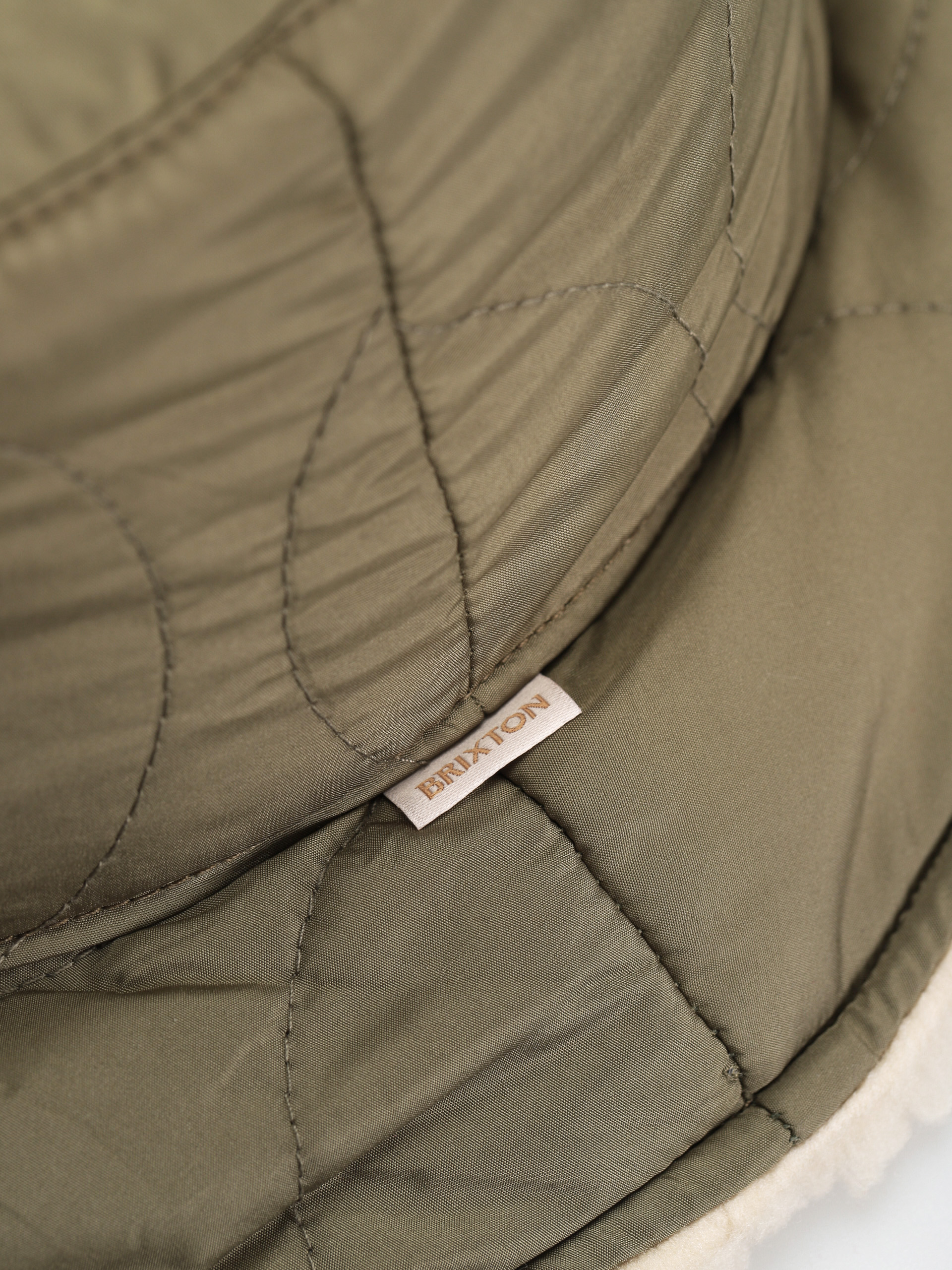 Klobúk Brixton Petra Reversible Bucket Hat Wmn (military olive/dove sherpa)