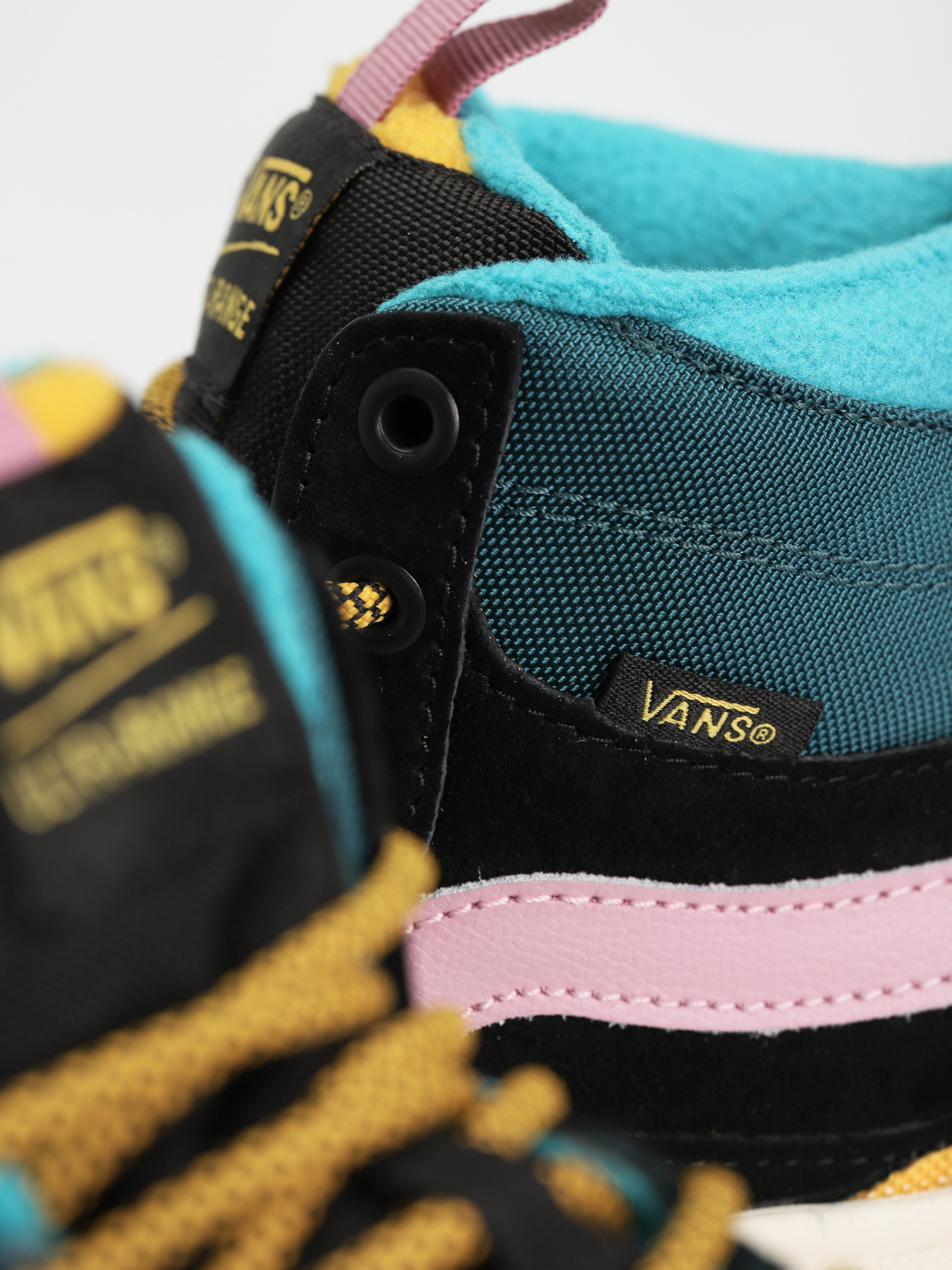 Topánky Vans Ultrarange Exo Hi MTE 1 (pop color black/multi)