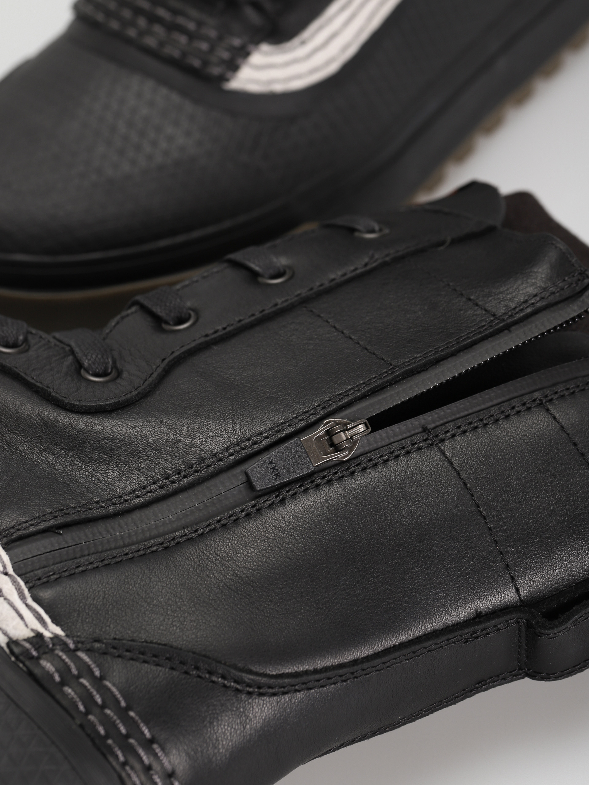 Zimné topánky Vans Standard Zip Snow MTE (bryan iguchi black/dark gum)