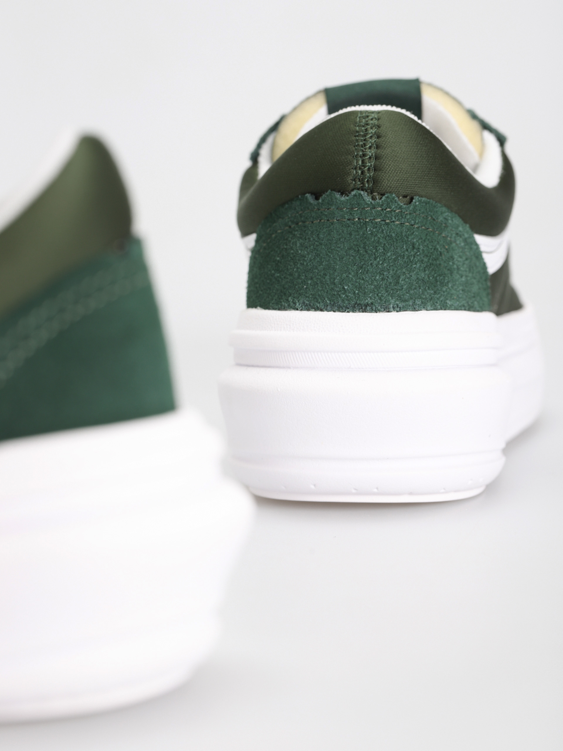 Topánky Vans Old Skool Overt CC (dark green/white)