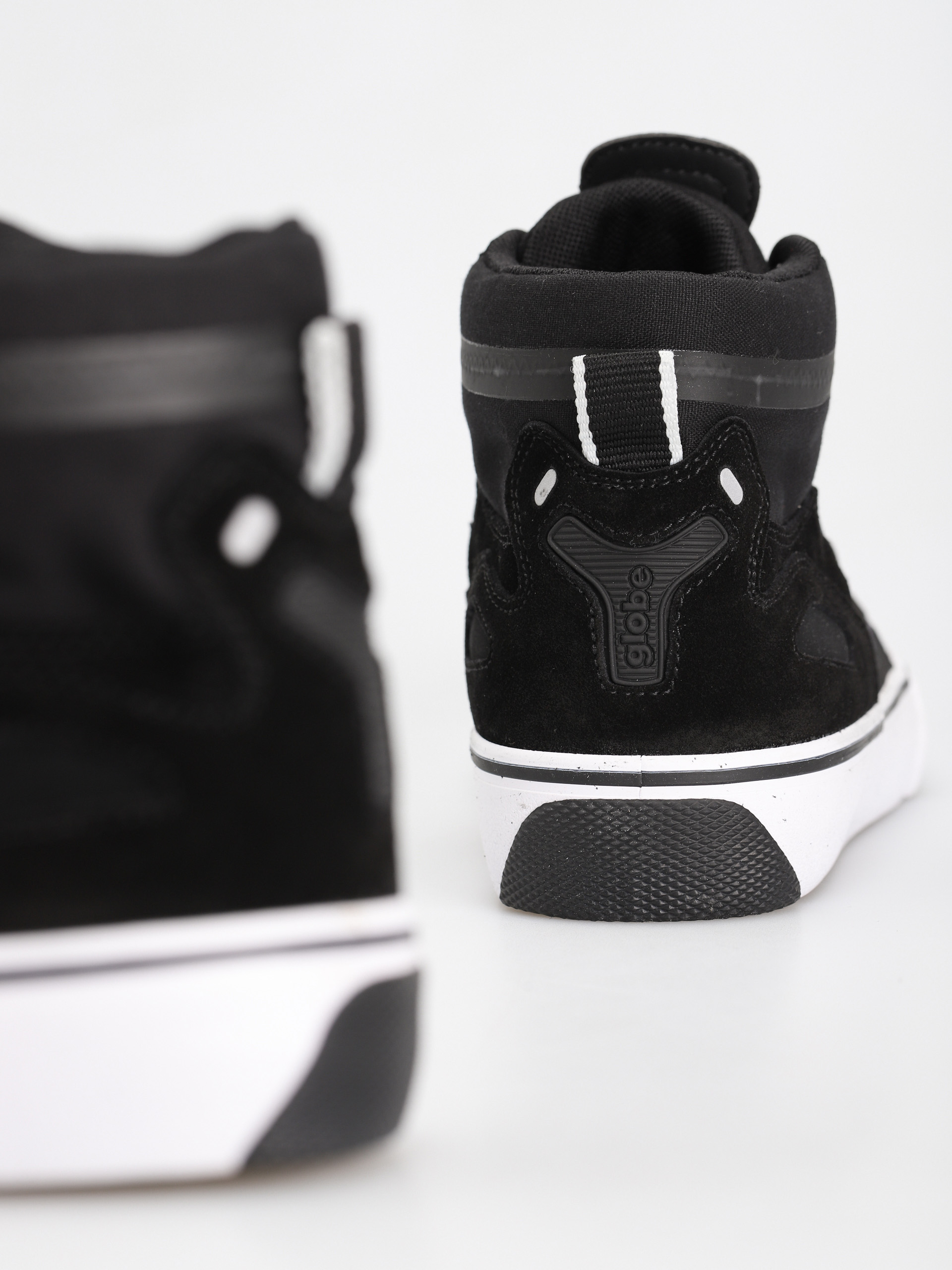 Topánky Globe Dimension (black/white/gum)