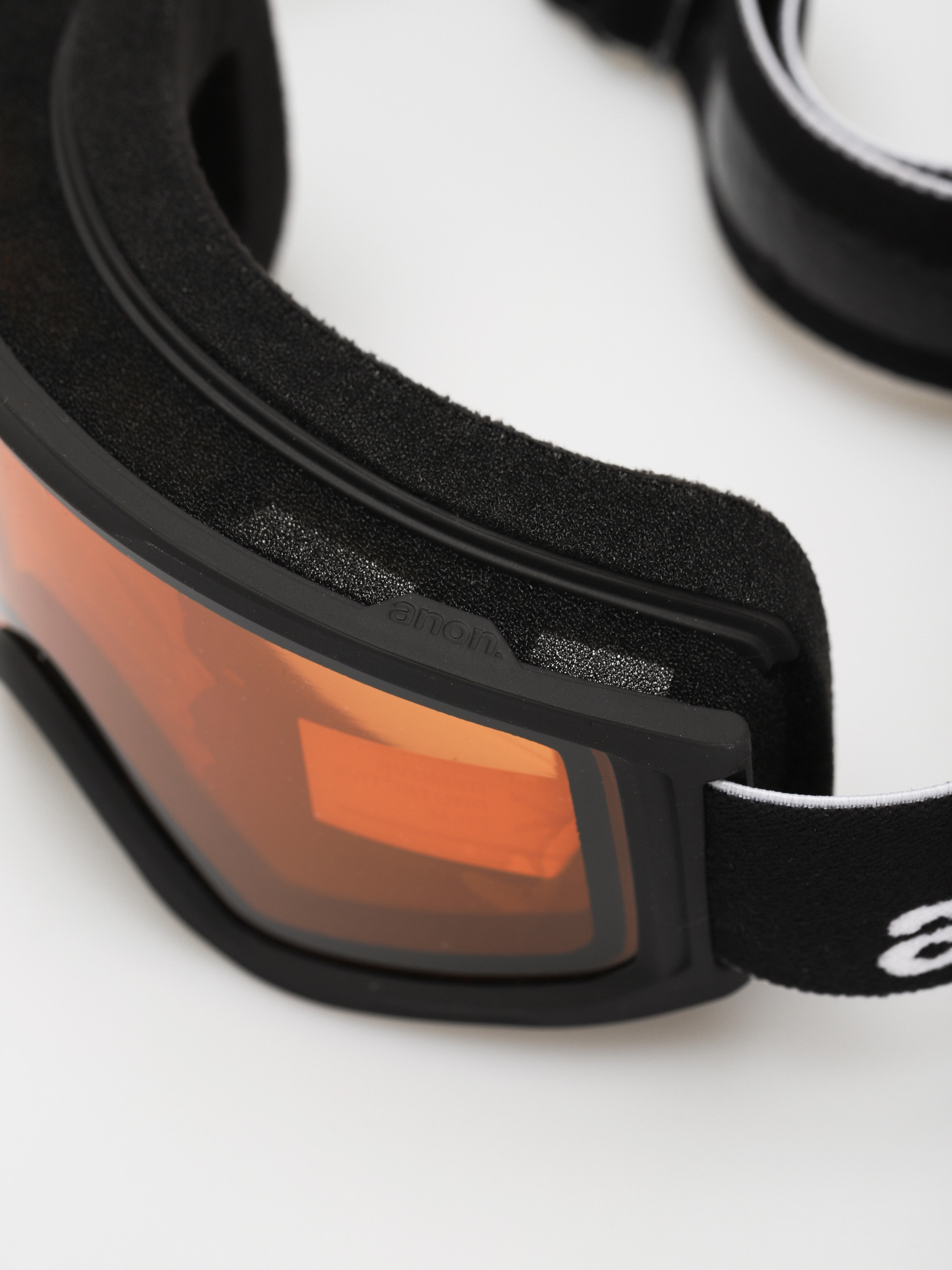 Snowboardové okuliare Anon Tracker 2.0 JR (black/amber)