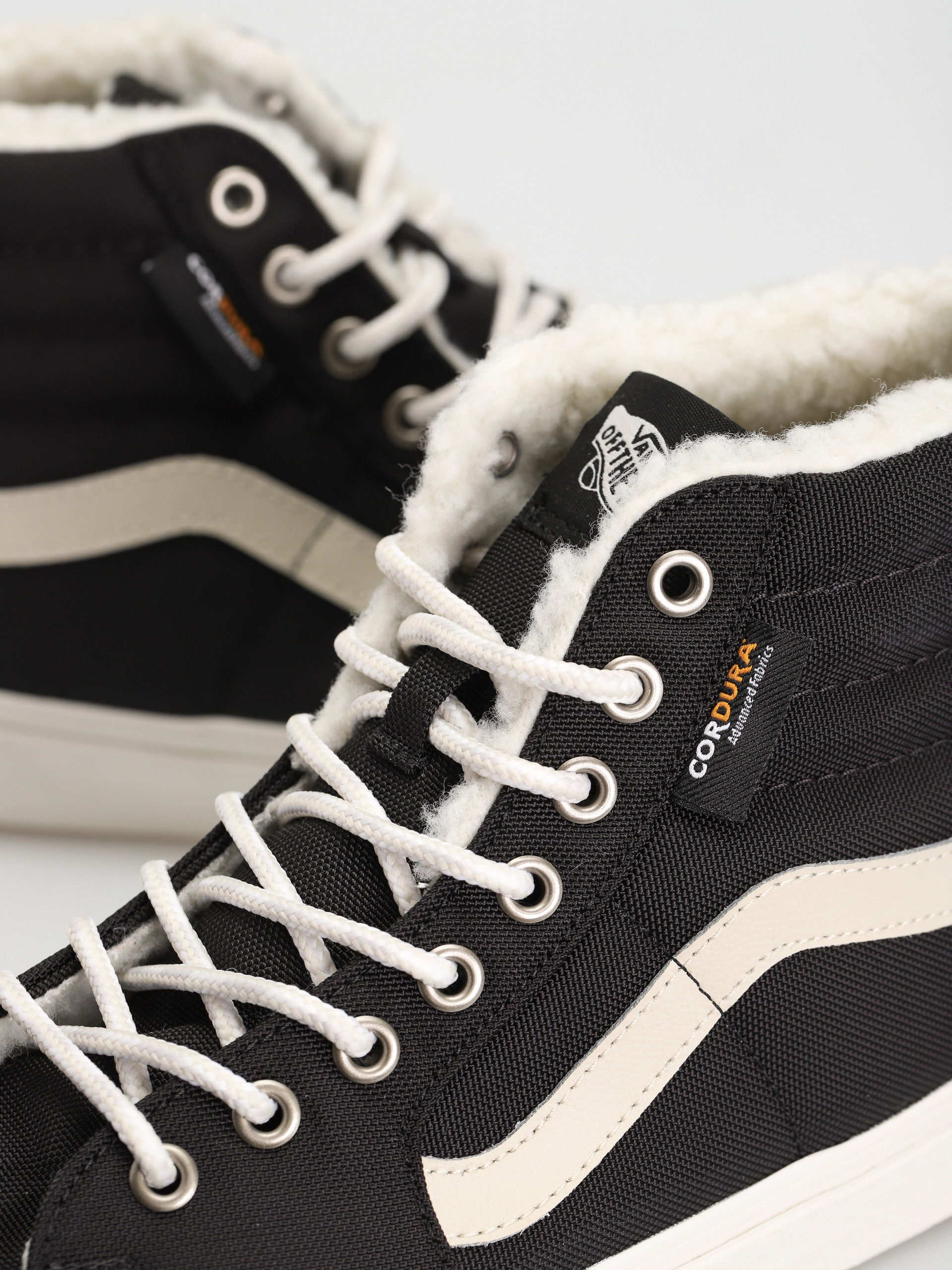 Topánky Vans Sk8 Hi (cordura sherpa black/marshmallow)