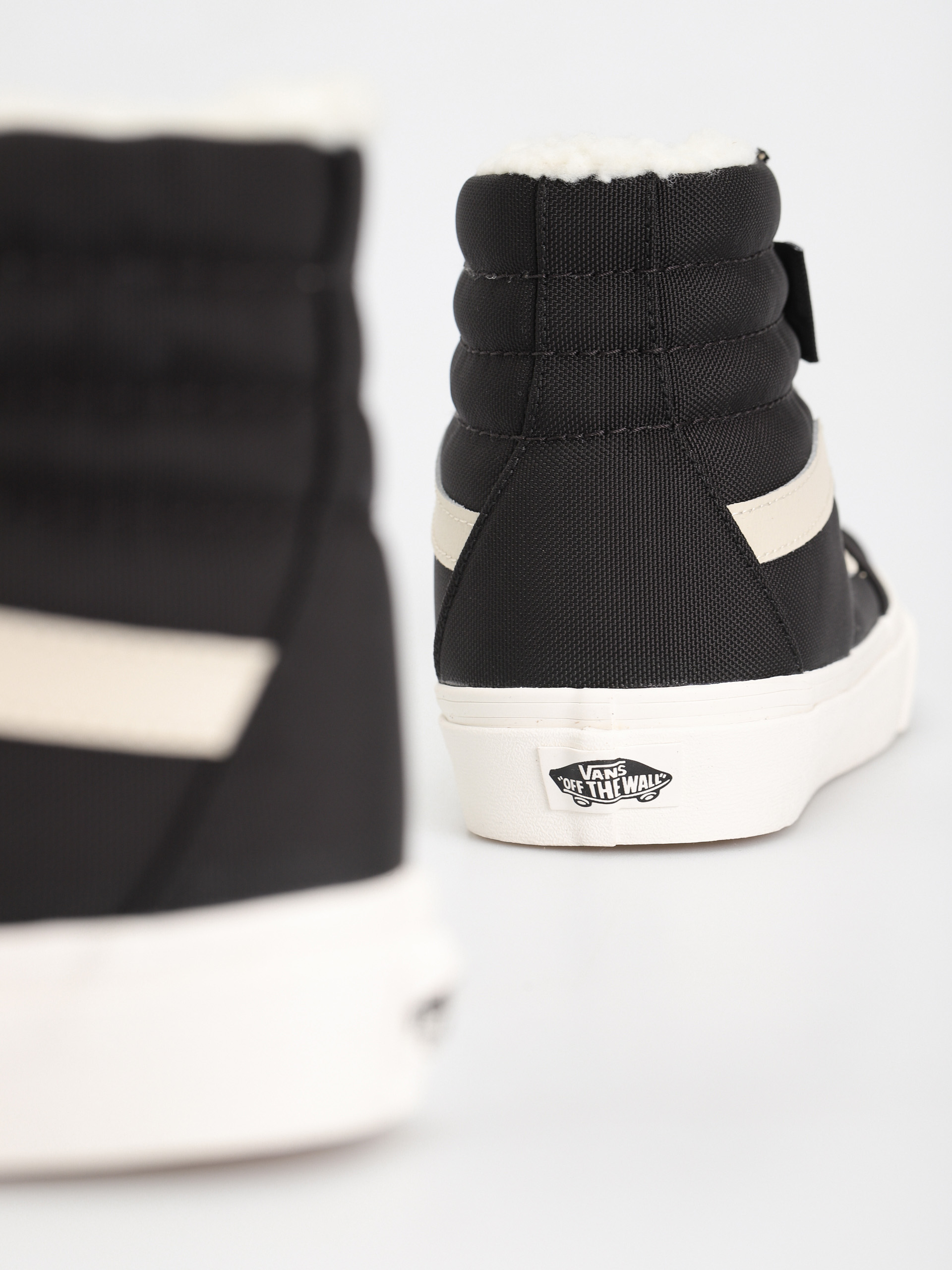 Topánky Vans Sk8 Hi (cordura sherpa black/marshmallow)