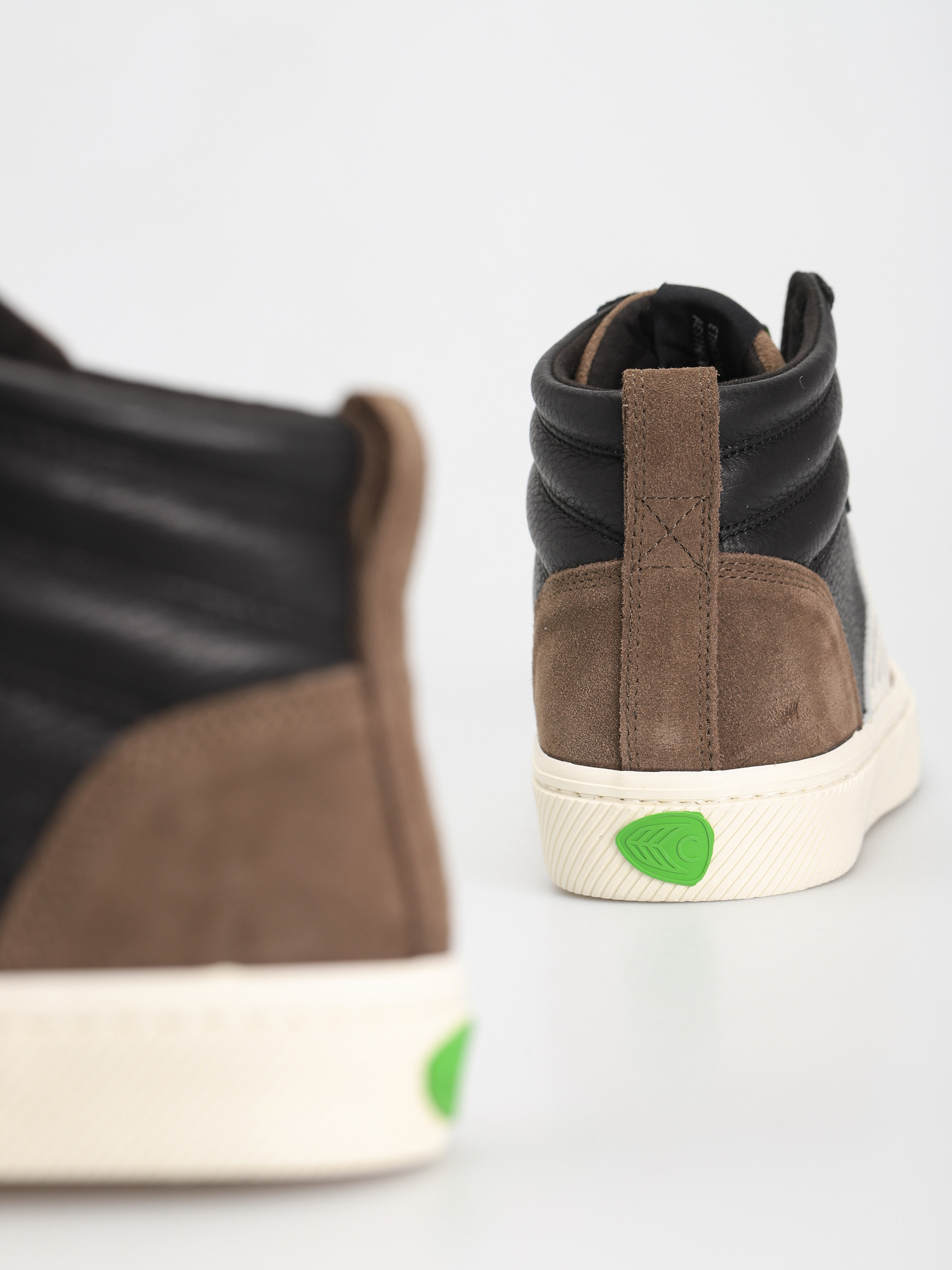 Topánky Cariuma Catiba High Pro (khaki)