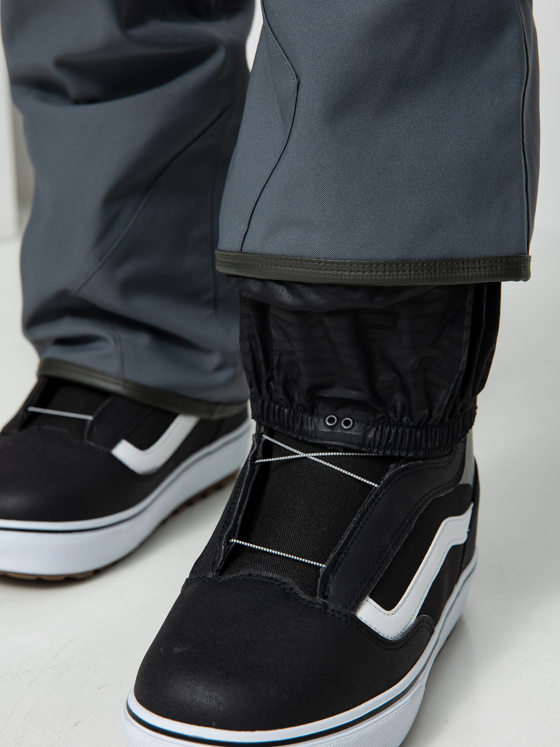 Pánske Snowboardové nohavice Volcom Roan Bib Overall (dark grey)