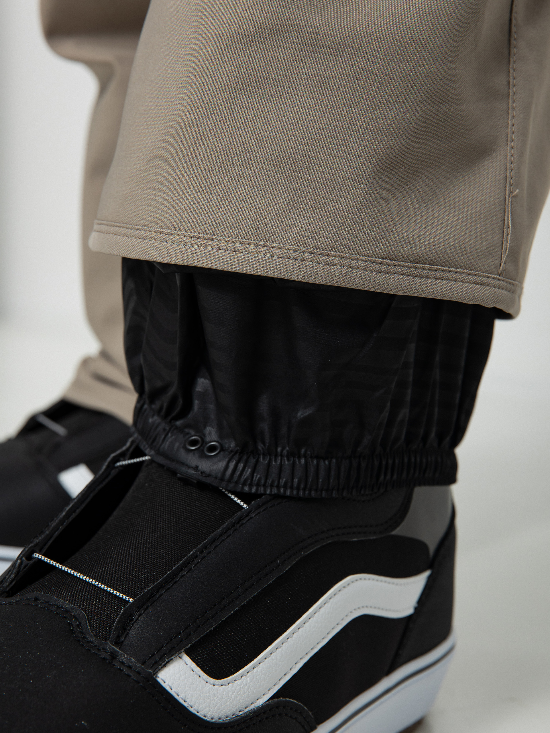 Pánske Snowboardové nohavice Volcom Freakin Snow Chino (dark khaki)