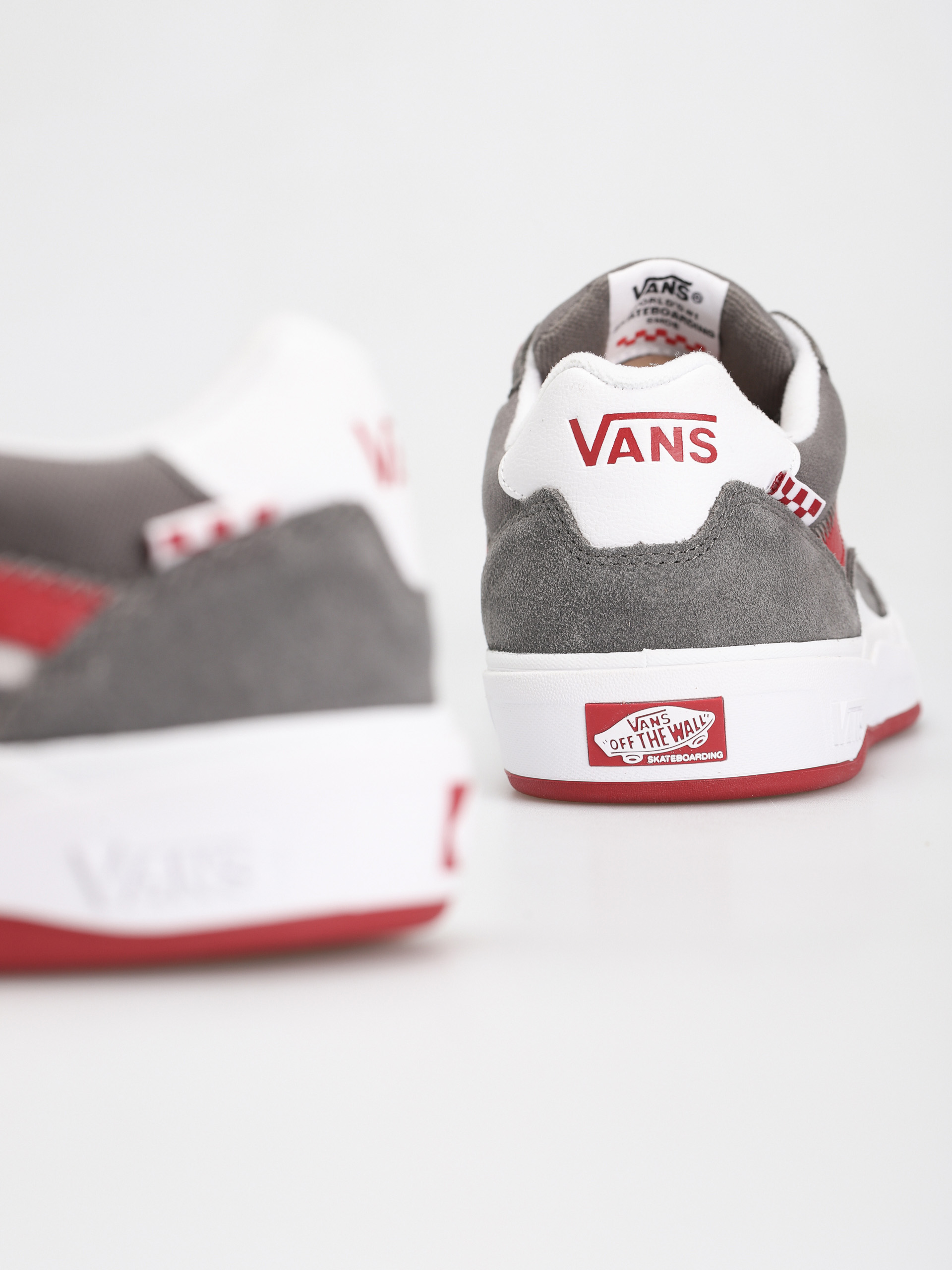 Topánky Vans Wayvee (gray/red)