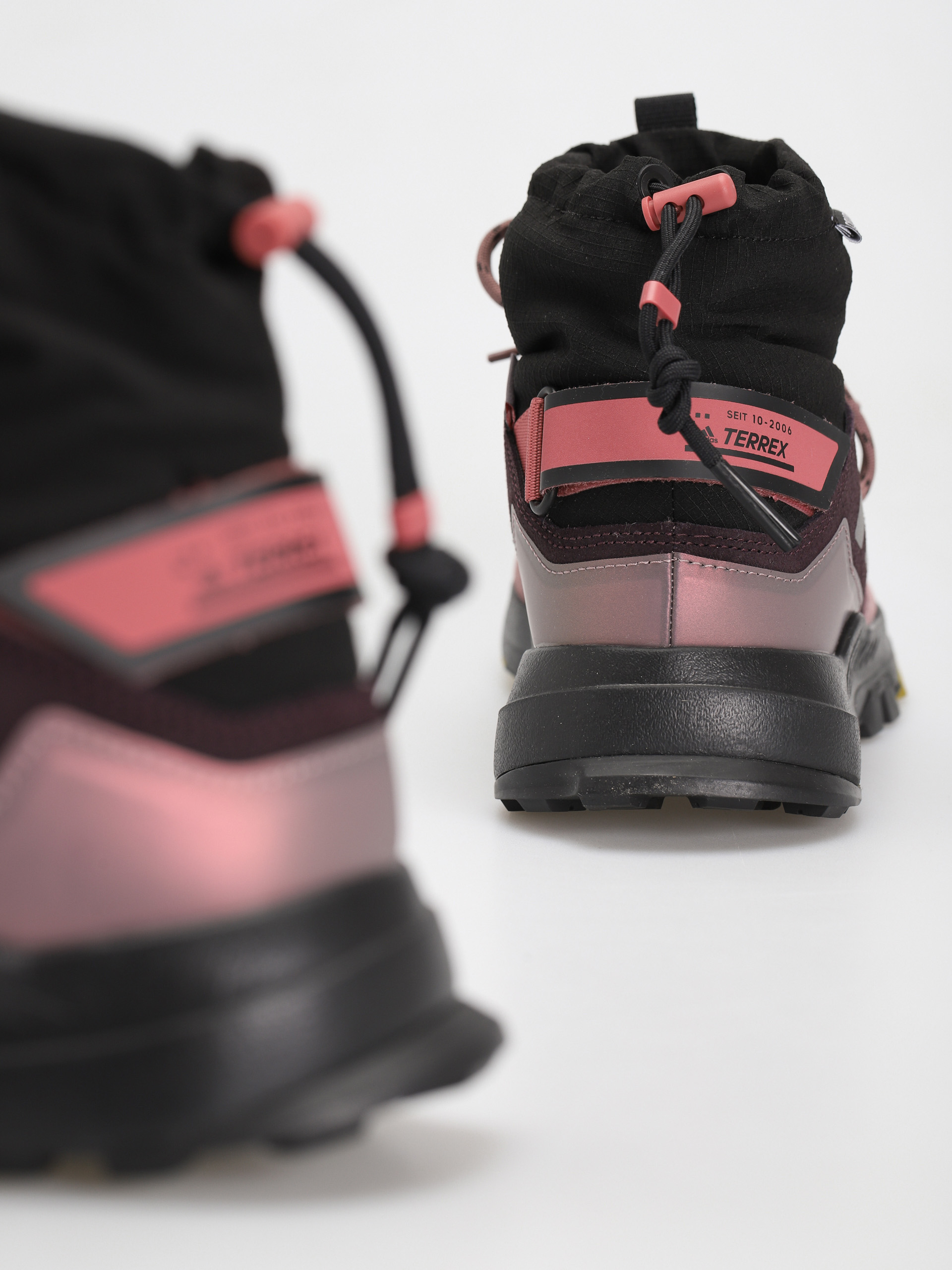 Topánky adidas Originals Terrex Hikster Mid Cold Rdy Wmn (shamar/cblack/wonoxi)