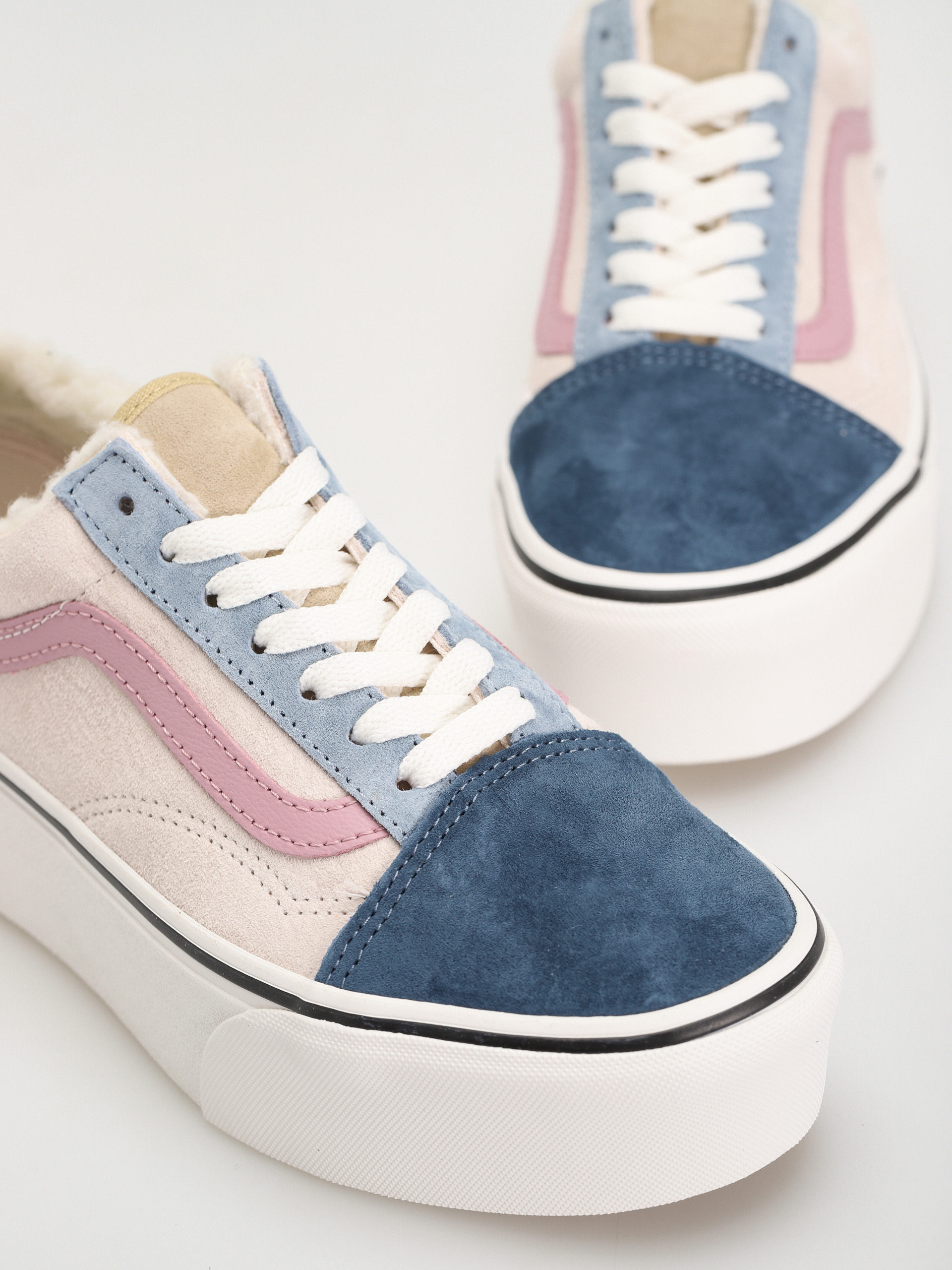 Topánky Vans Old Skool Stackform (pig suede/sherpa multi color)