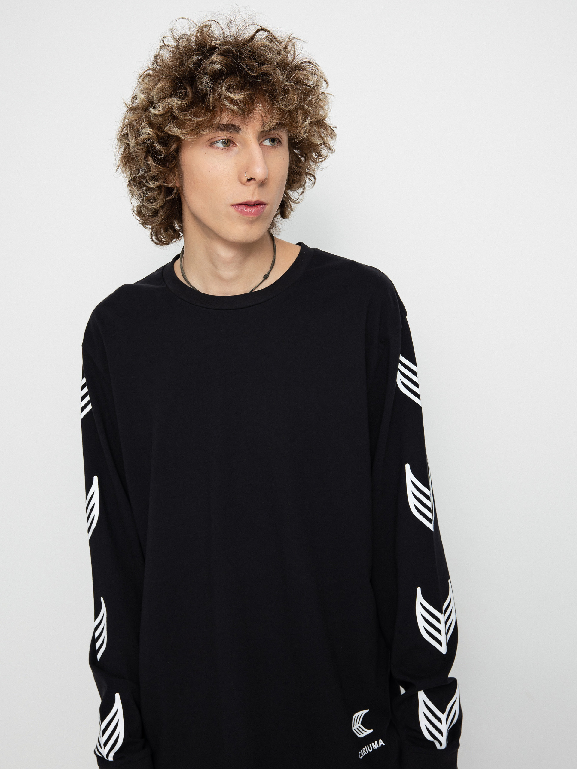 Triko Cariuma Leaf (black)