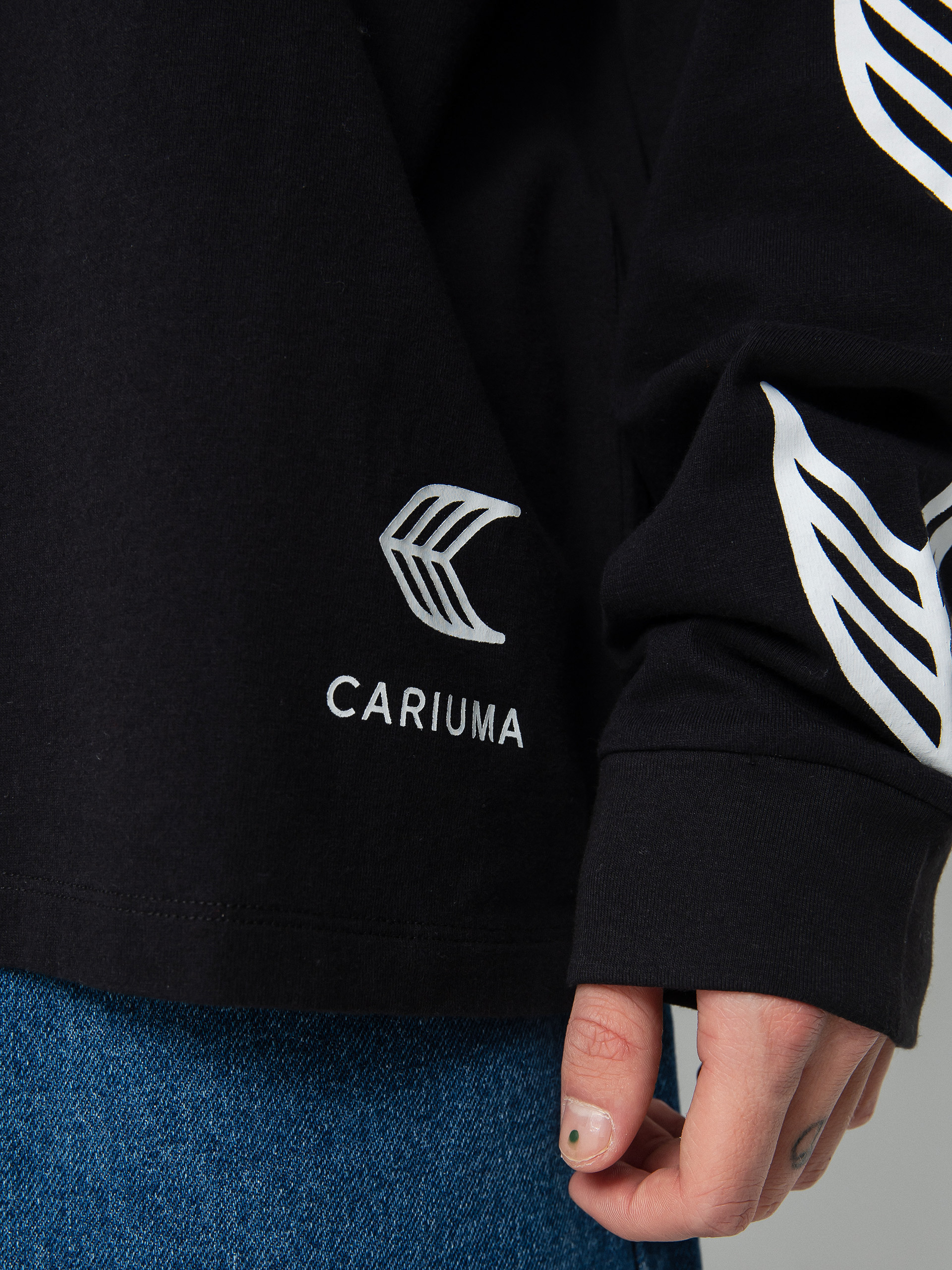 Triko Cariuma Leaf (black)