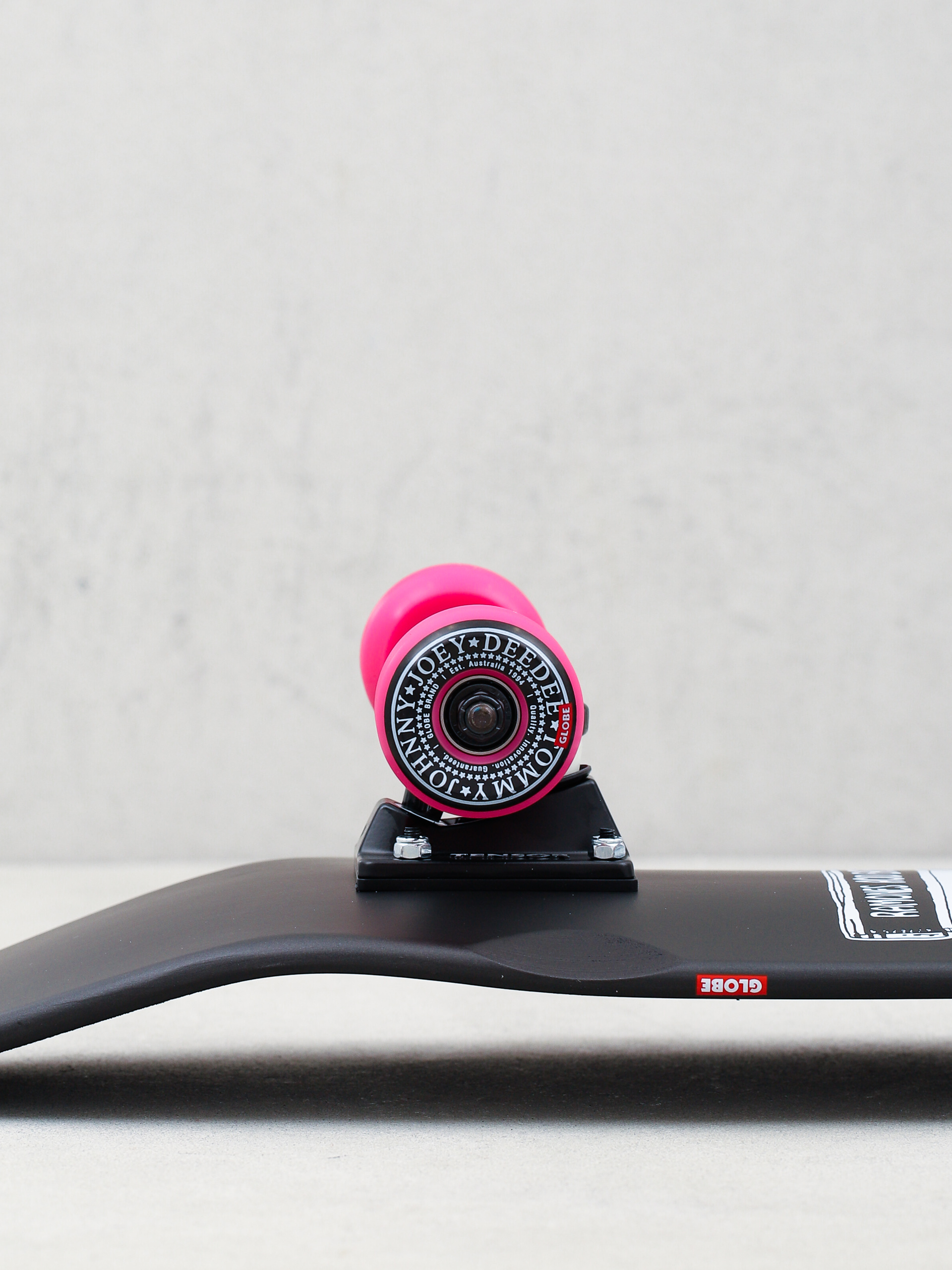 Cruiser Globe Shooter (ramones/hey ho)