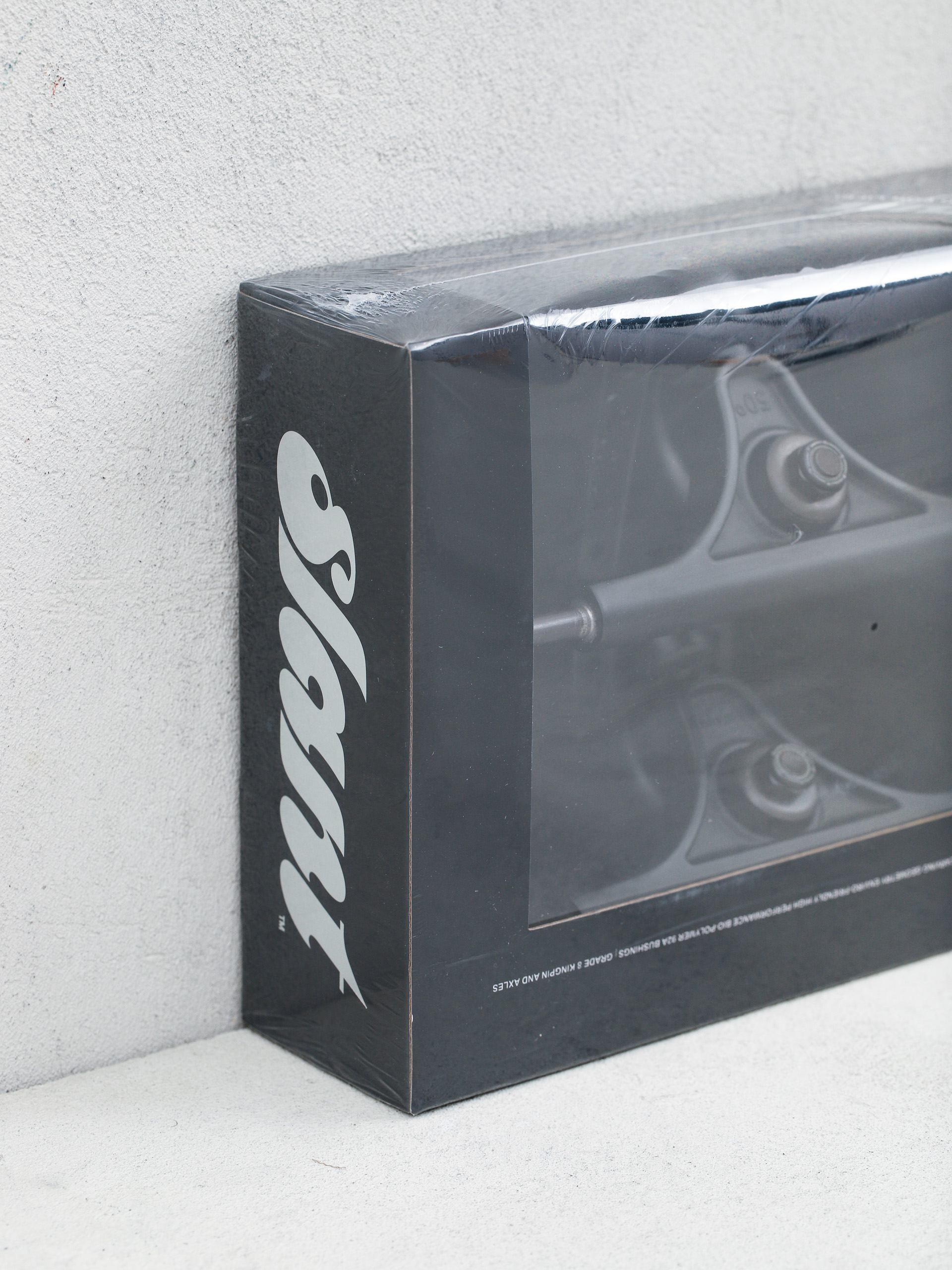 Trucky Globe Slant Reverse Kingpin (flat black/flat black)