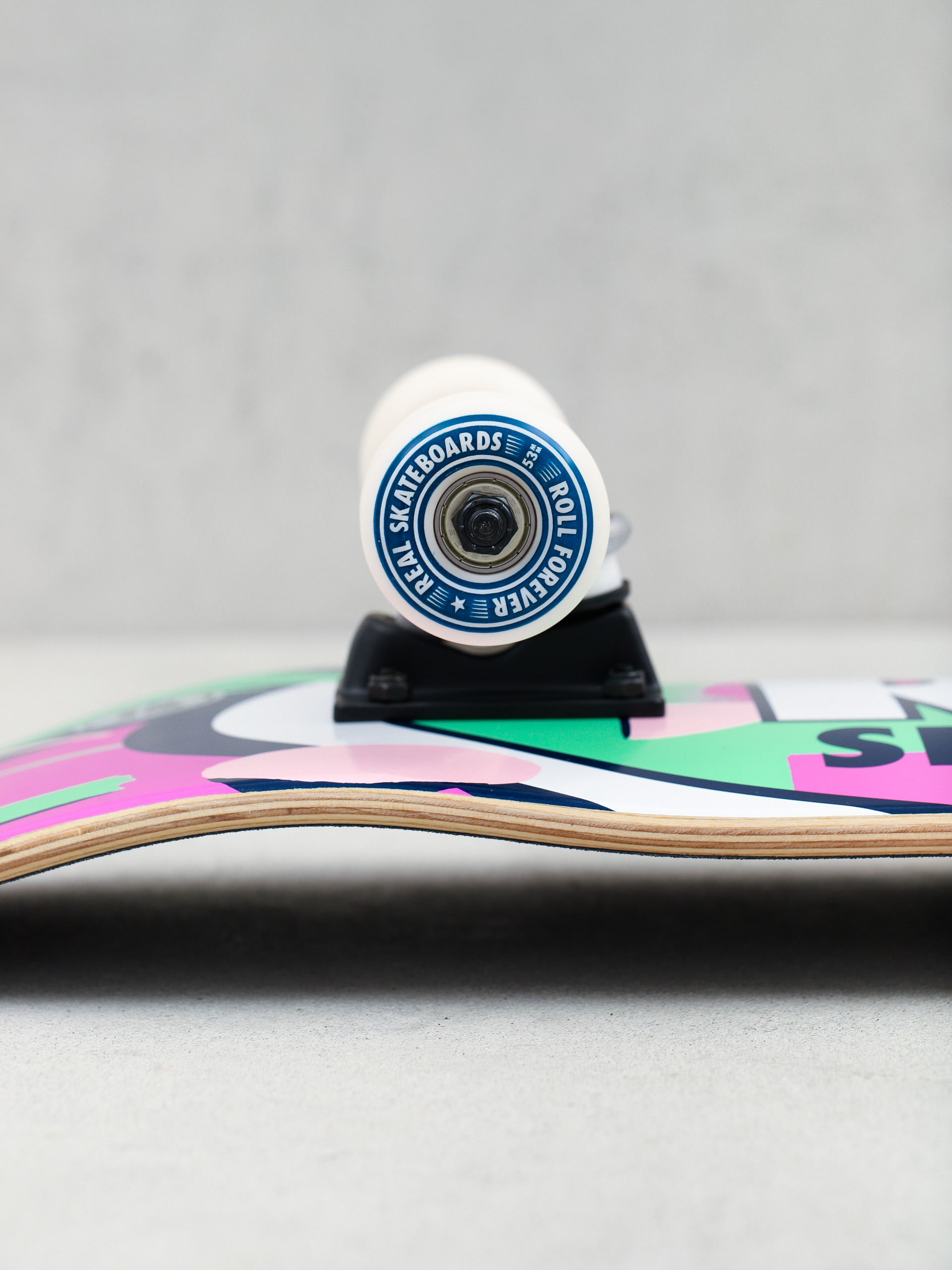 Skateboard Real Outrun Oval (assorted)