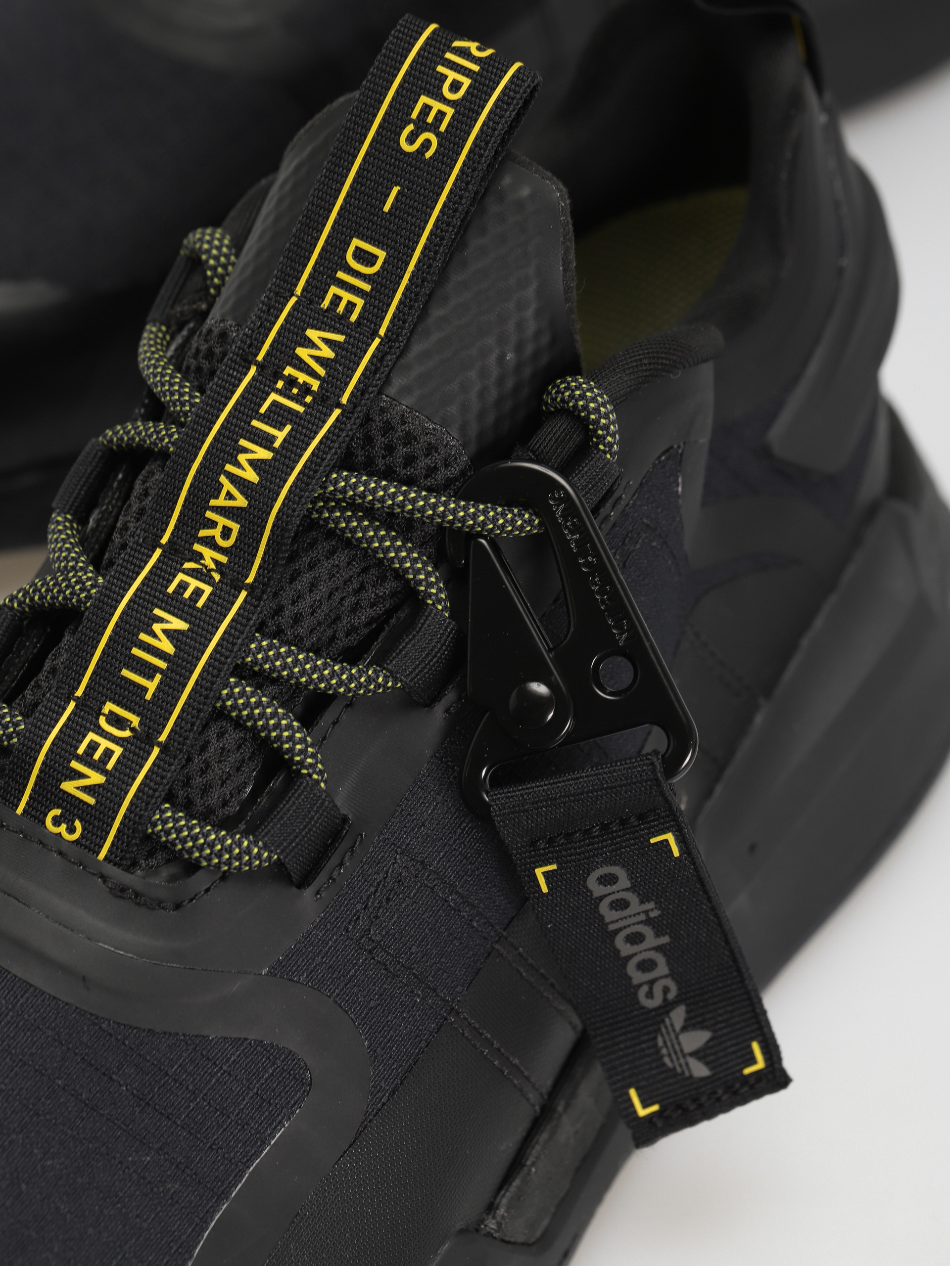 Topánky adidas Originals Nmd V3 Gtx (cblack/grefiv/impyel)