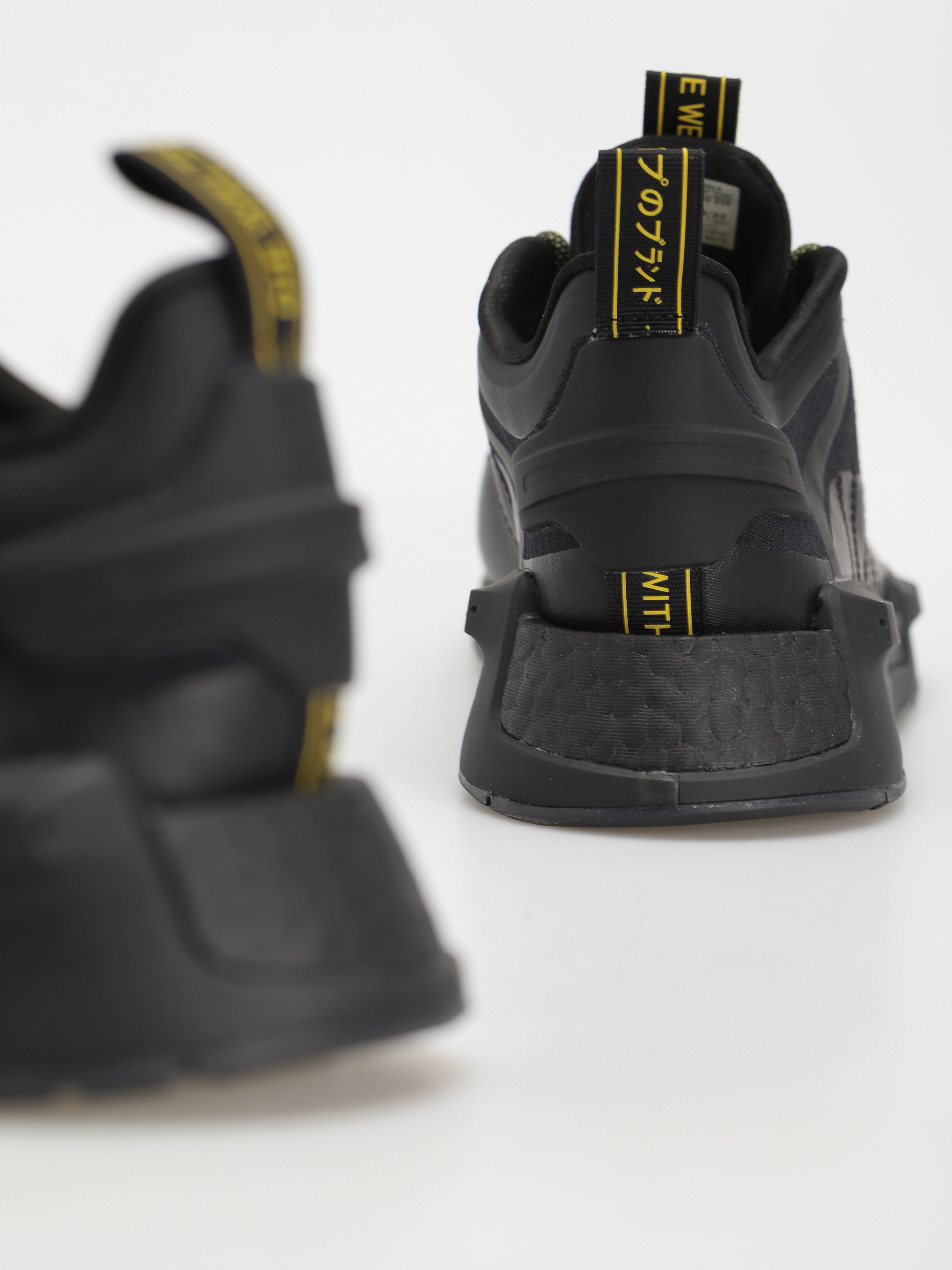 Topánky adidas Originals Nmd V3 Gtx (cblack/grefiv/impyel)