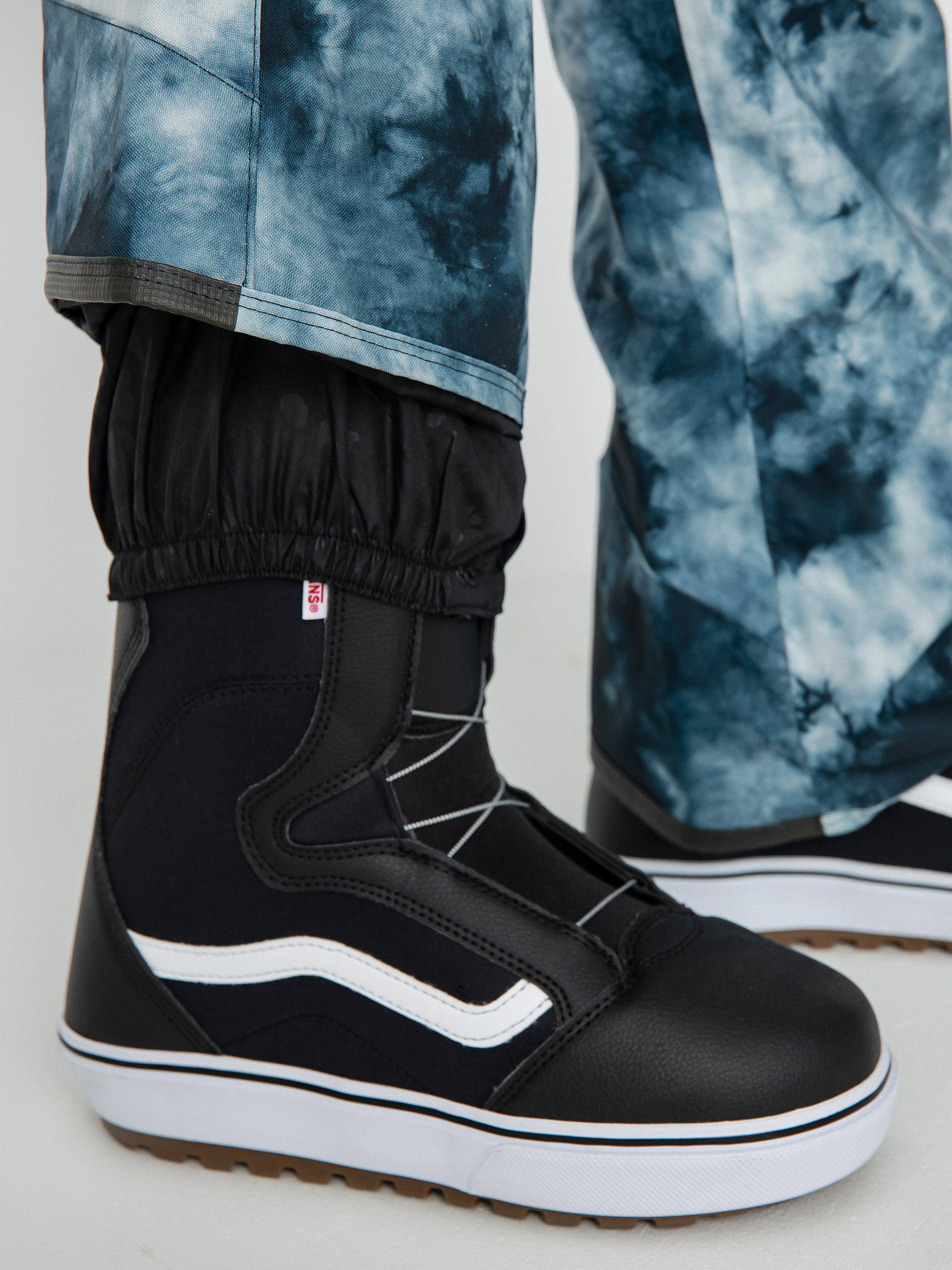 Dámske Snowboardové nohavice Volcom Swift Bib Overall (storm tie dye)