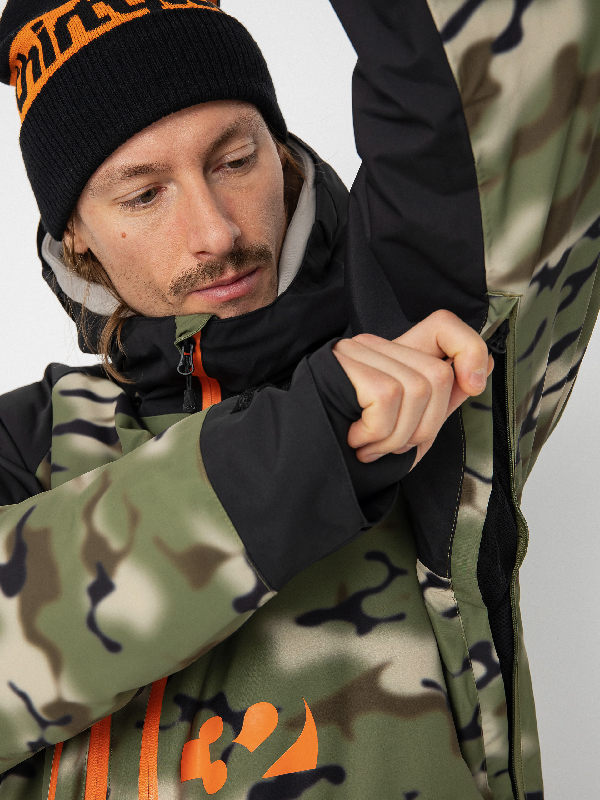Pánska Snowboardová bunda ThirtyTwo Lashed Insulated (camo)