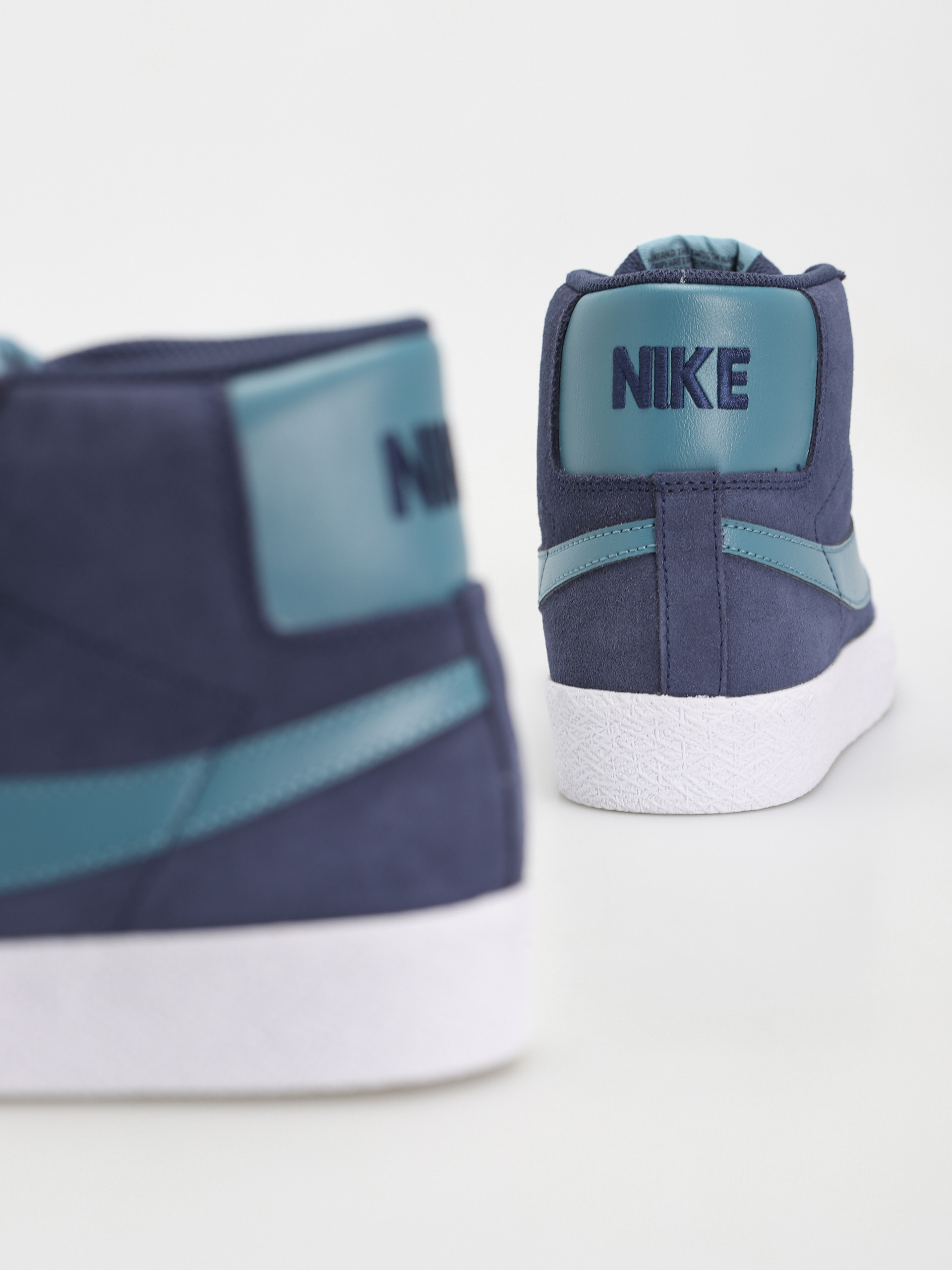 Topánky Nike SB Zoom Blazer Mid (midnight navy/noise aqua midnight navy)