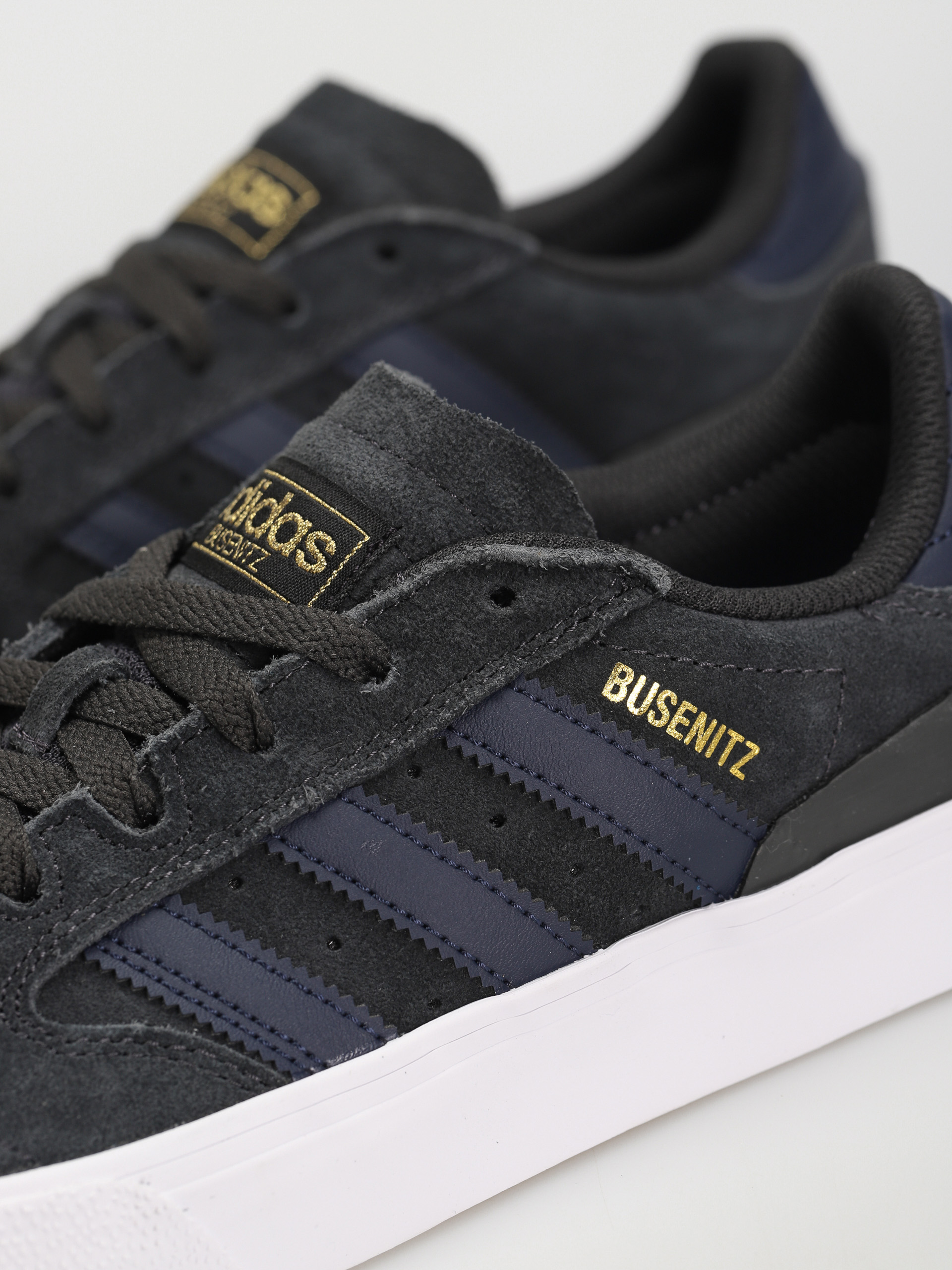 Topánky adidas Busenitz Vulc II (carbon/legink/goldmt)