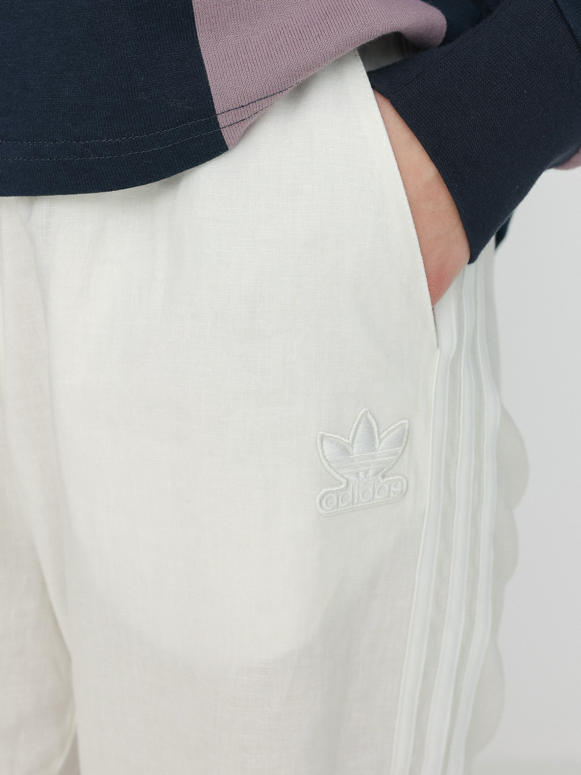 Nohavice adidas Originals Linen Tp Wmn (nondye)