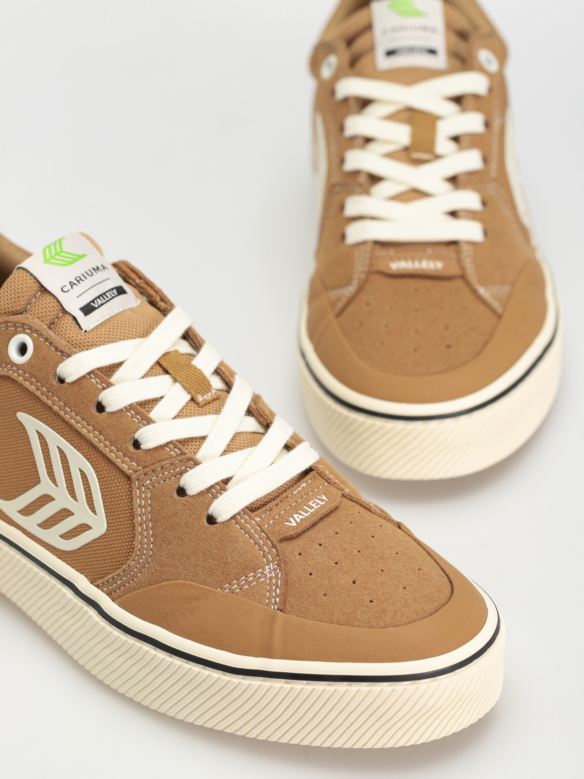 Topánky Cariuma Vallely (camel/ivory)