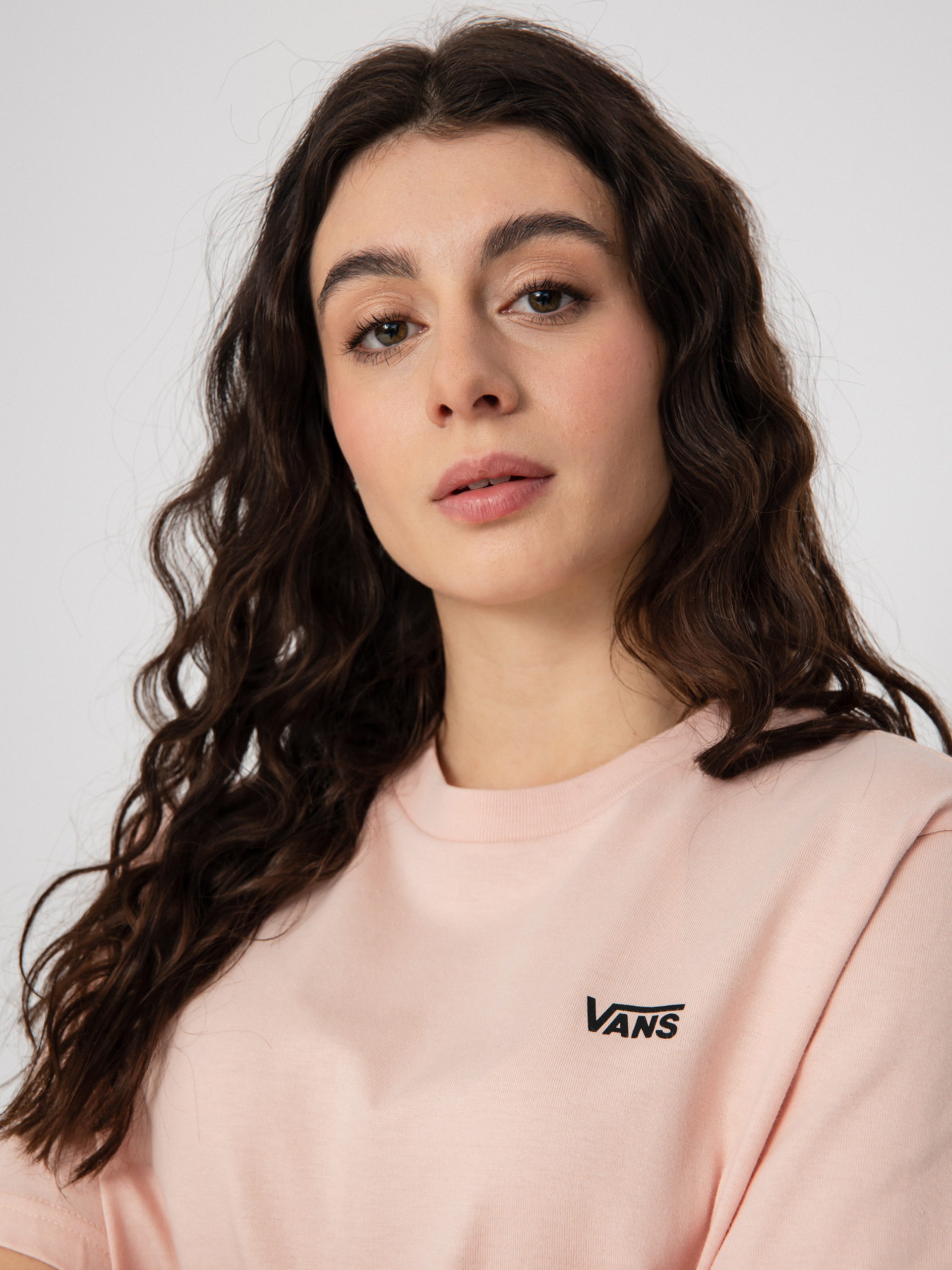 Tričko Vans Left Chest Logo Wmn (rose smoke)