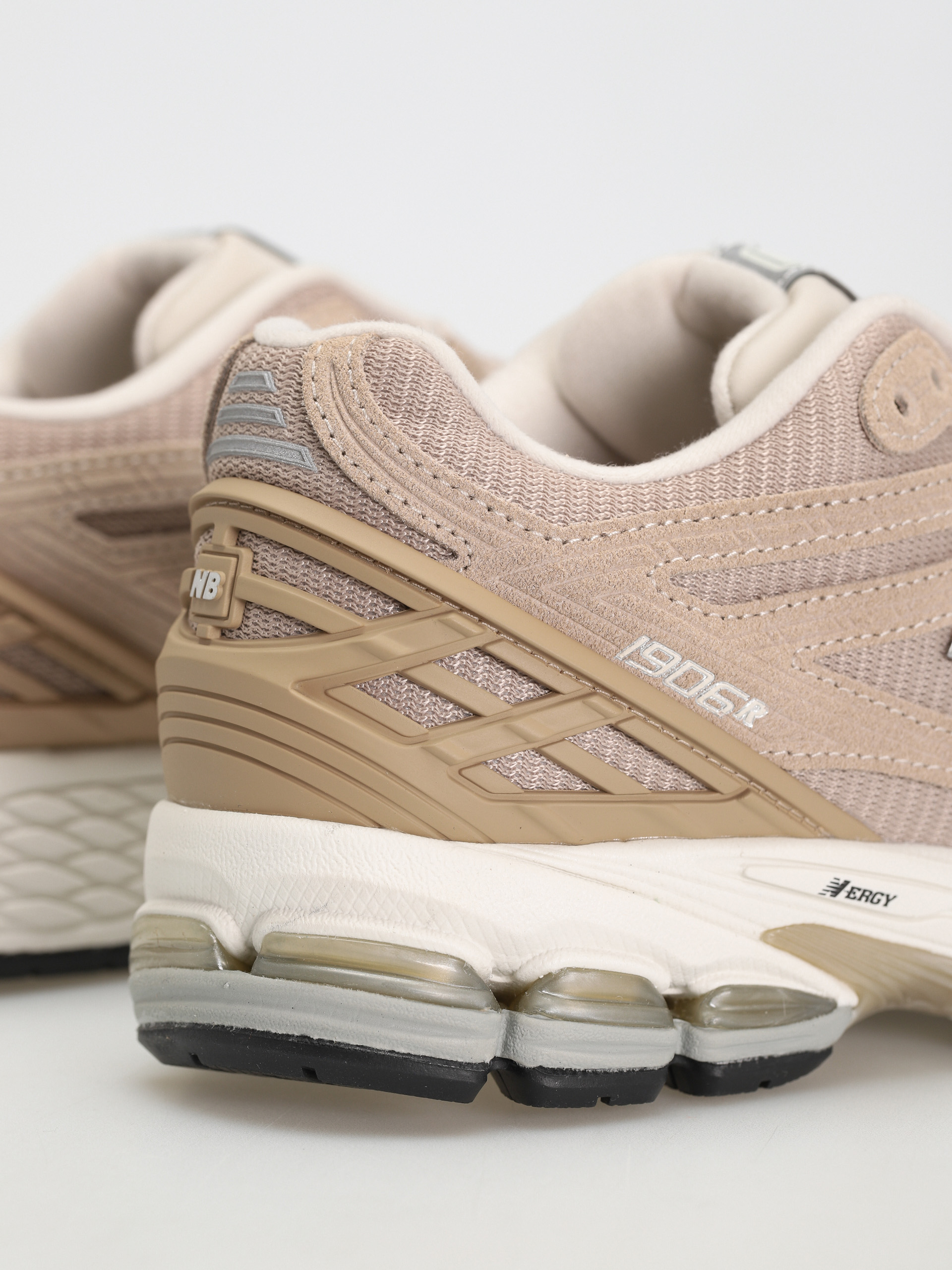 Topánky New Balance 1906R (mindful grey)